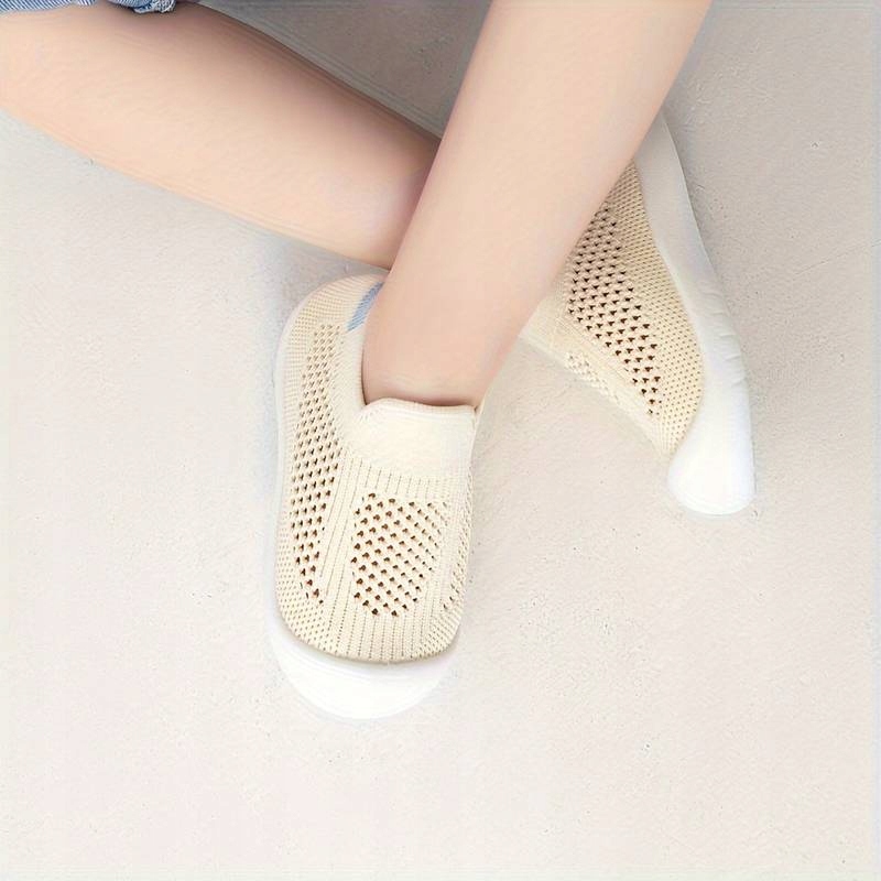 Buciki dziecięce antypoślizgowe 9 - 12 mc /12,5 cm Marka Inna marka