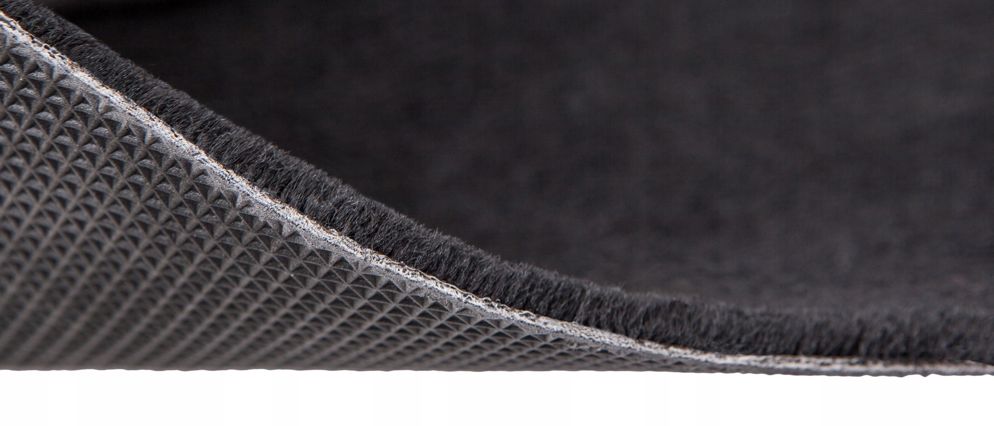 Dywanik kierowcy POLIAMID do RENAULT CAPTUR 13-19 Informacje dodatkowe bezzapachowe mocowania w zestawie