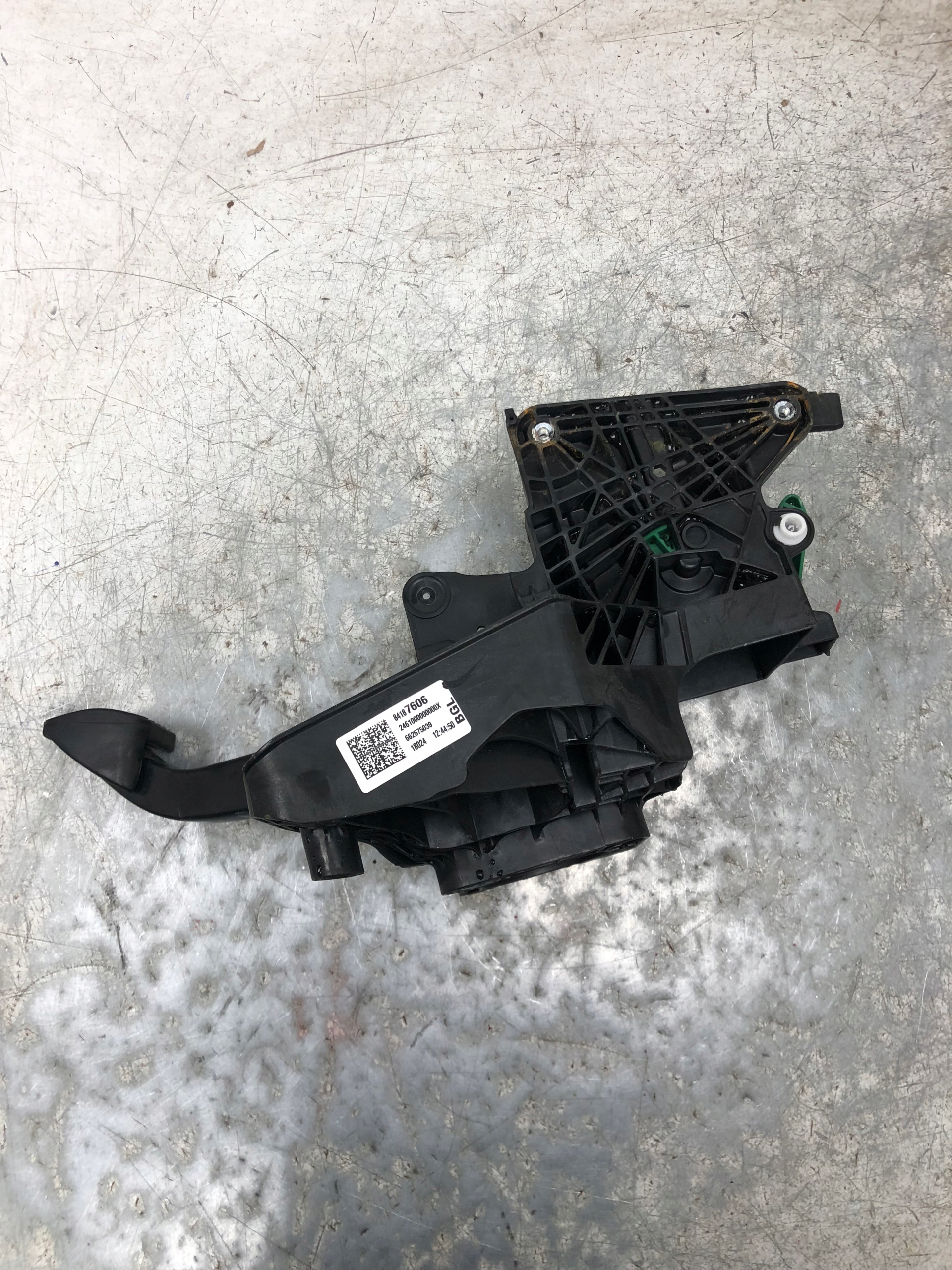 PEDAL Bremse OPEL INSIGNIA B 84187606
