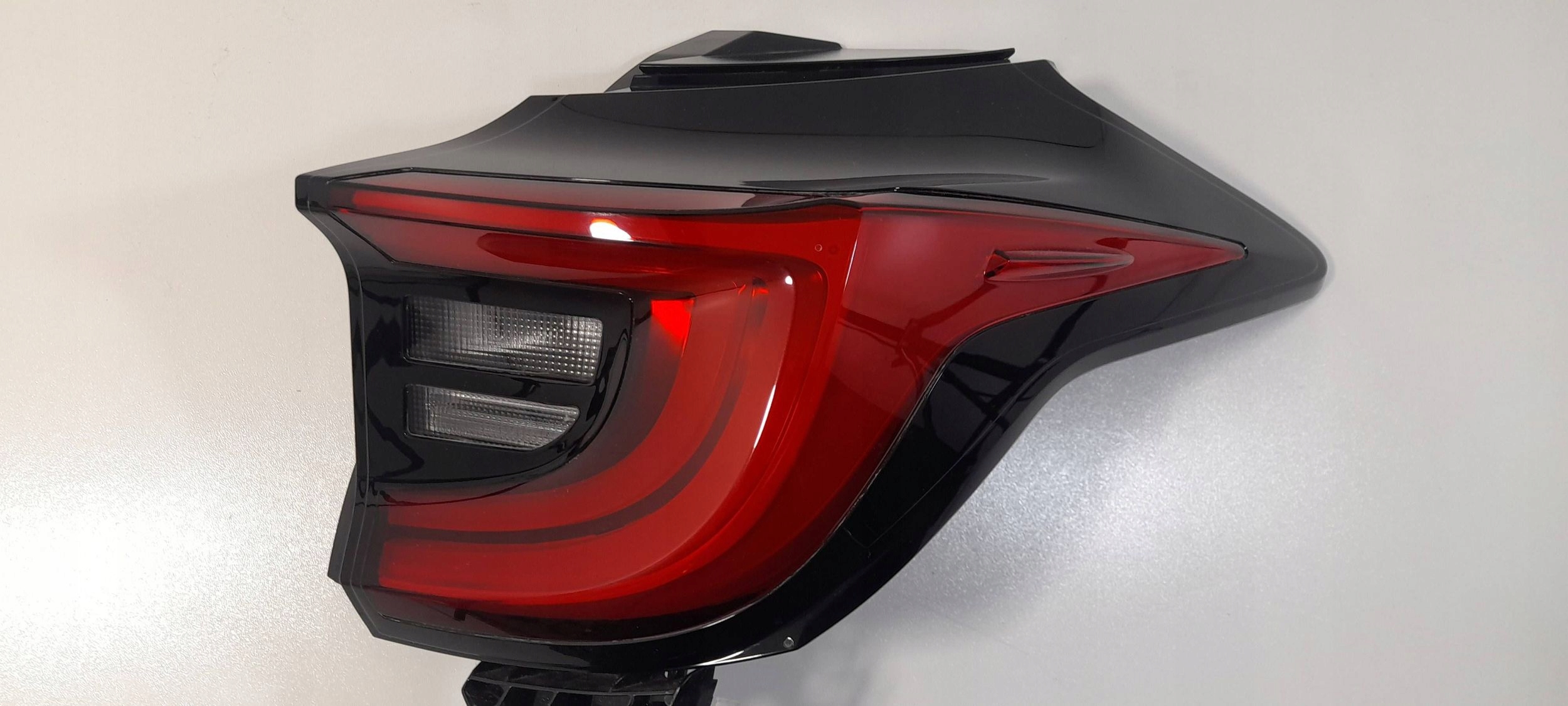 Toyota Yaris IV XP21 light rear right KOITOK012 FULL LED (R376)