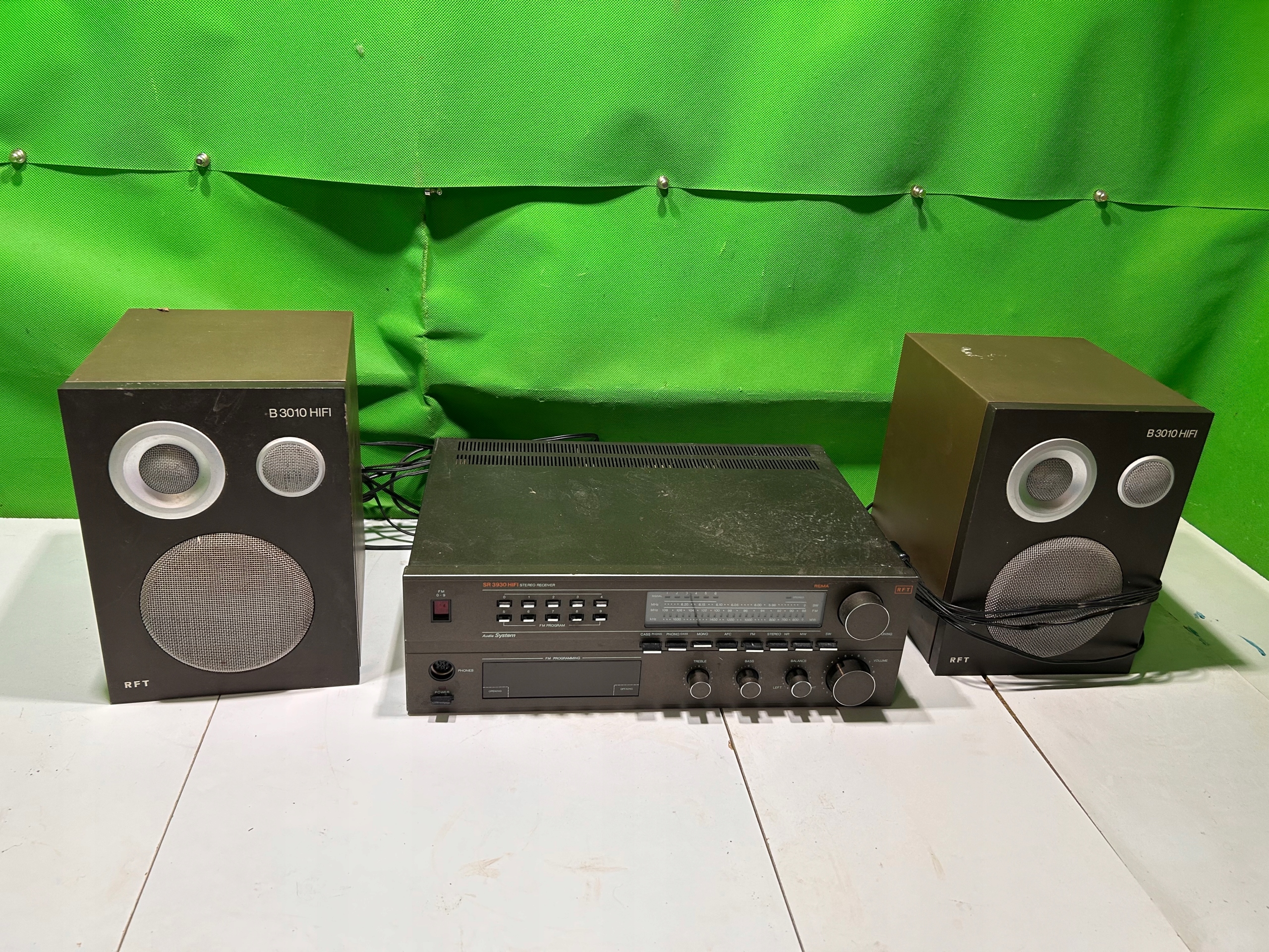 Radio plus kolumny RFT