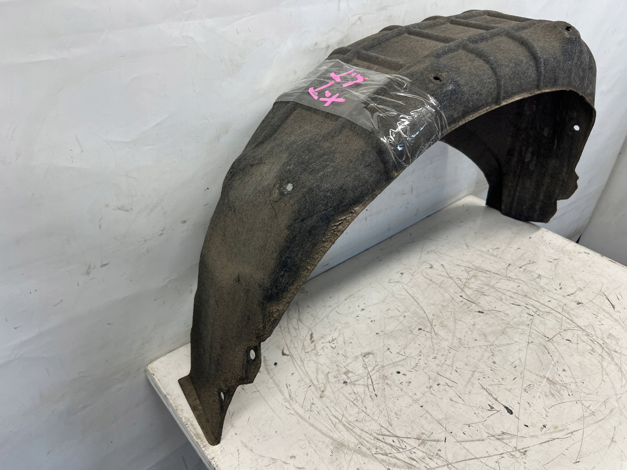 Nissan X-TRAIL T32 mudguard left rear part left rear.