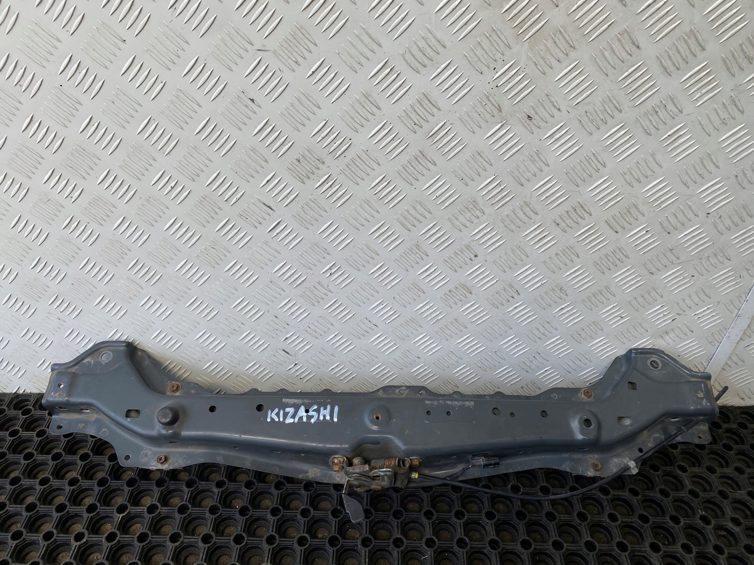 SUZUKI KIZASHI 09-14 support panel for radiators upper ZAMKOWY + bonnet latch lock KOMPLET OE