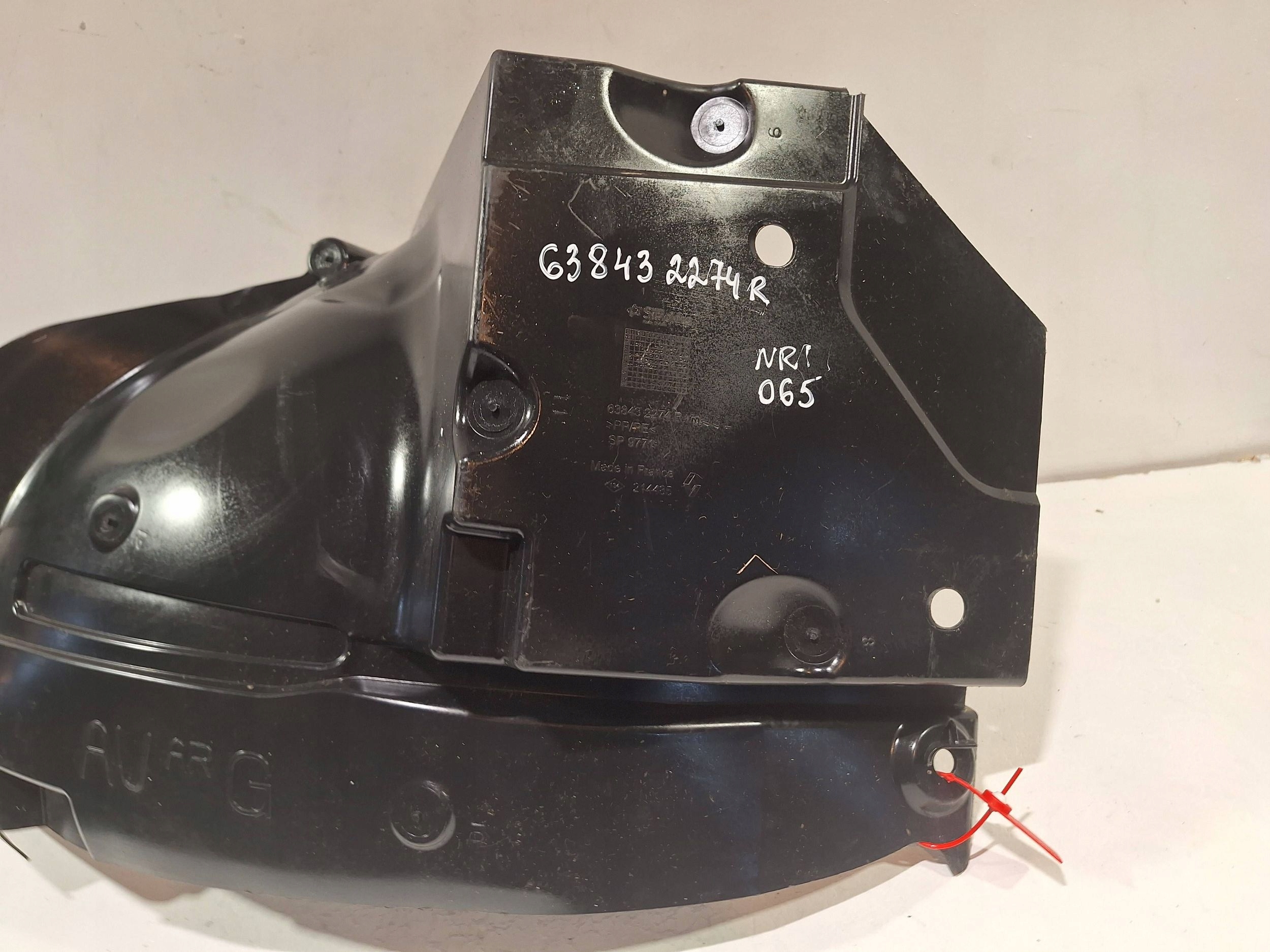 mudguard front left 638432274R RENAULT TRAFIC IV VIVARO B 21