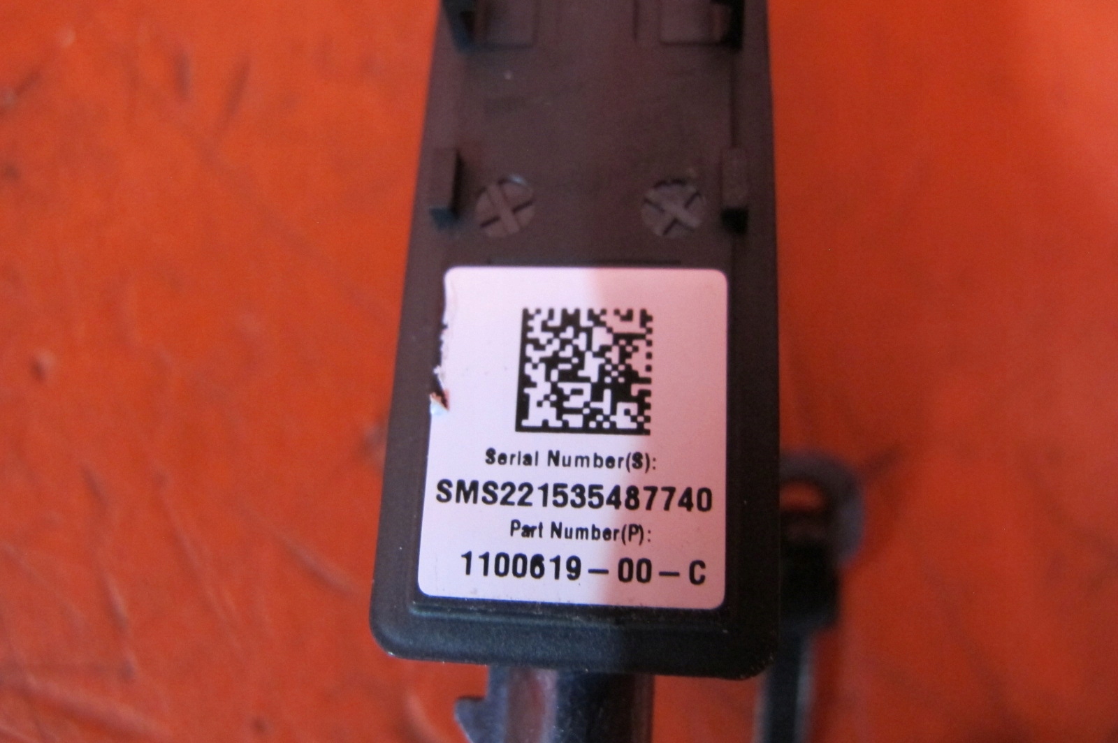 Tesla MODEL Y RADAR KAMERA side SLUPKA right 1100619-00-C
