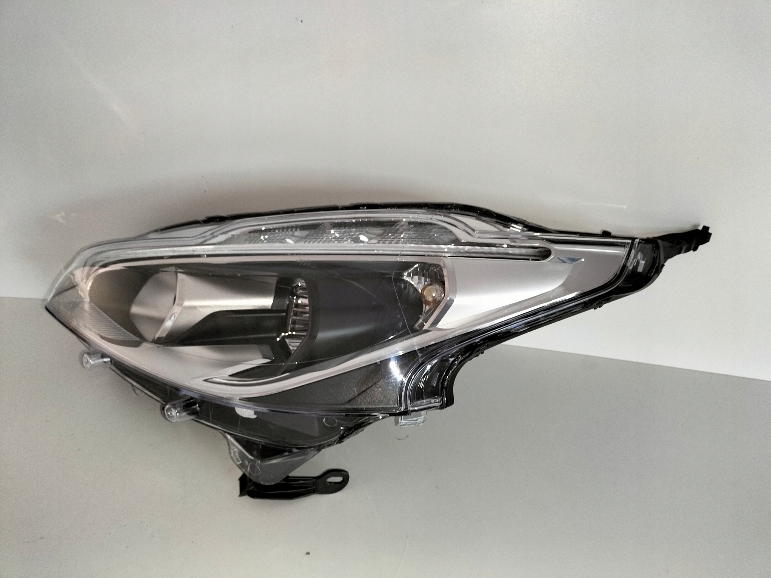 light front reflektor left PEUGEOT 208 LIFT 15-19 lens
