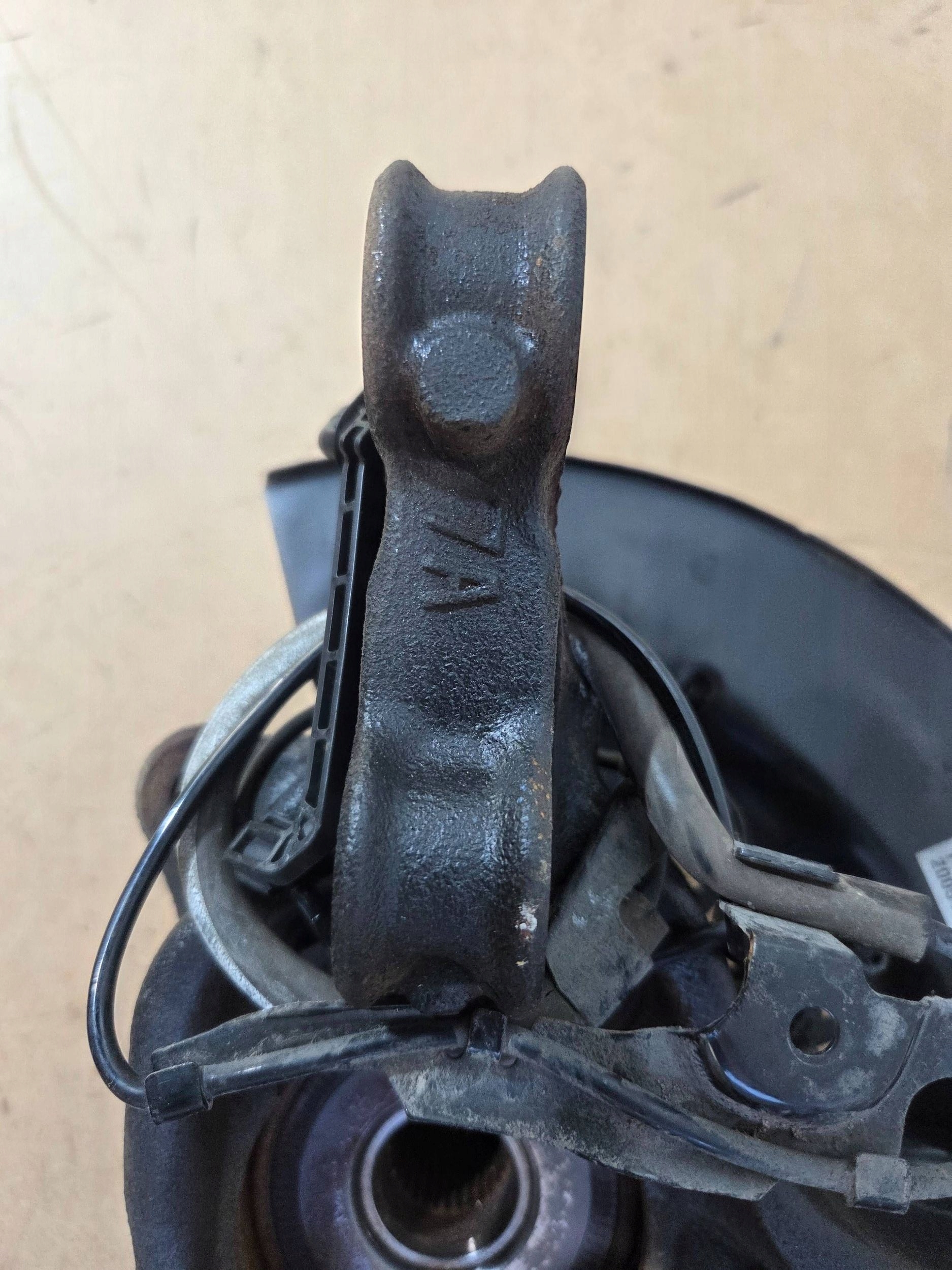Toyota RAV 4 (XA50) swing front right 7A (Z765)