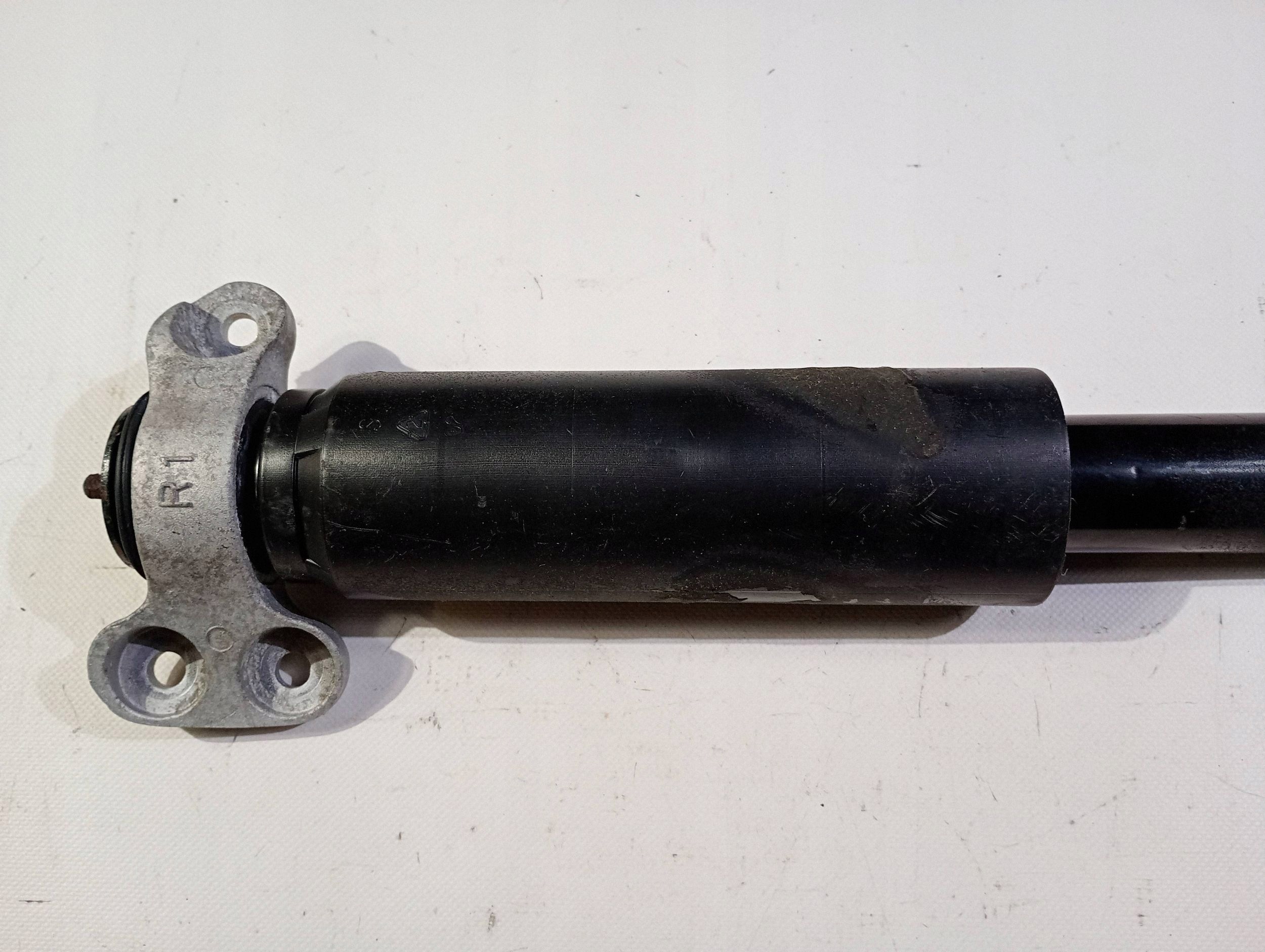 shock absorber right rear part rear right Chevrolet Camaro 2016