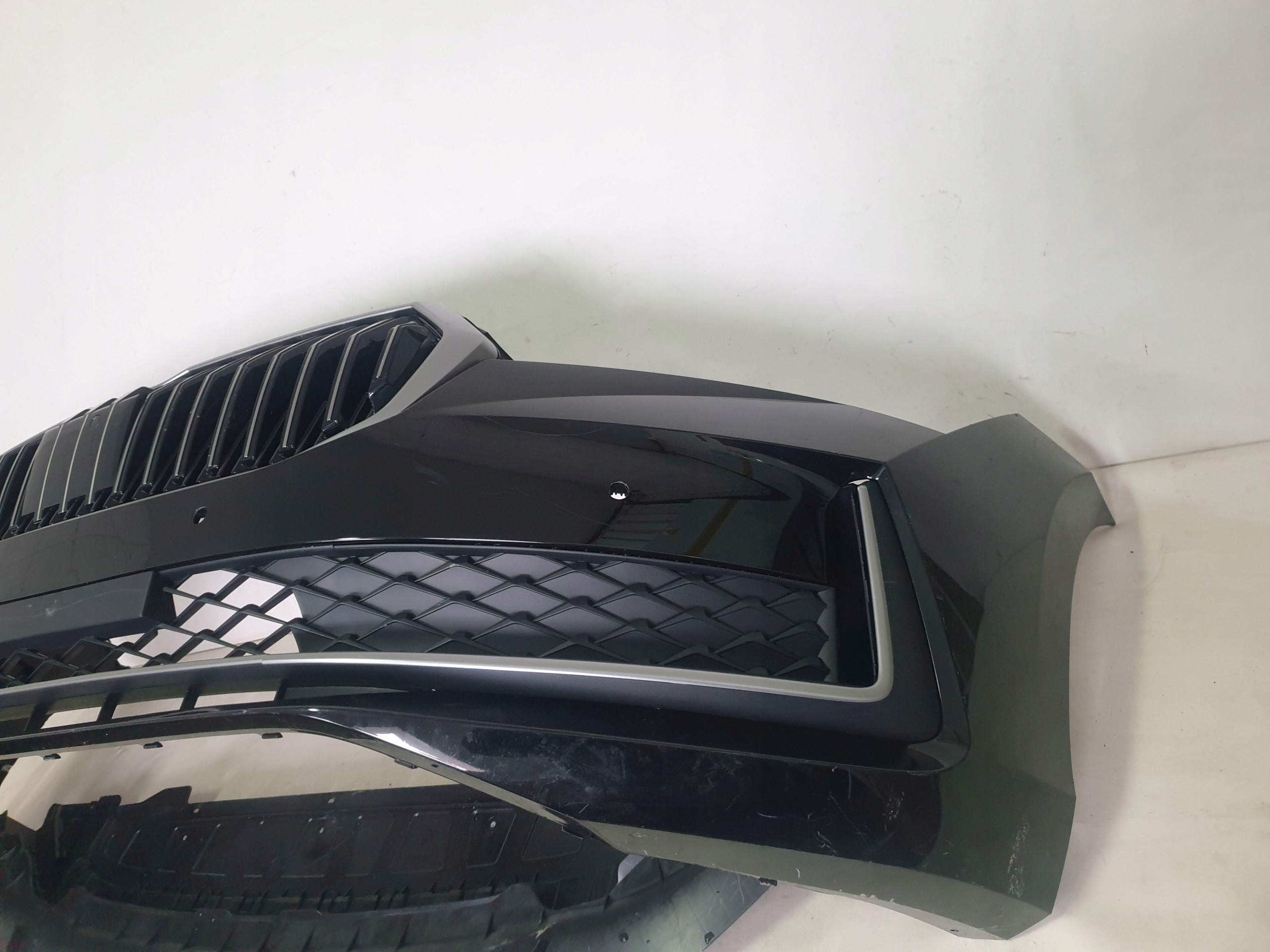 SKODA SUPERB IV 3P0 23-> bumper front front 4 x PDC cover 3P0807221