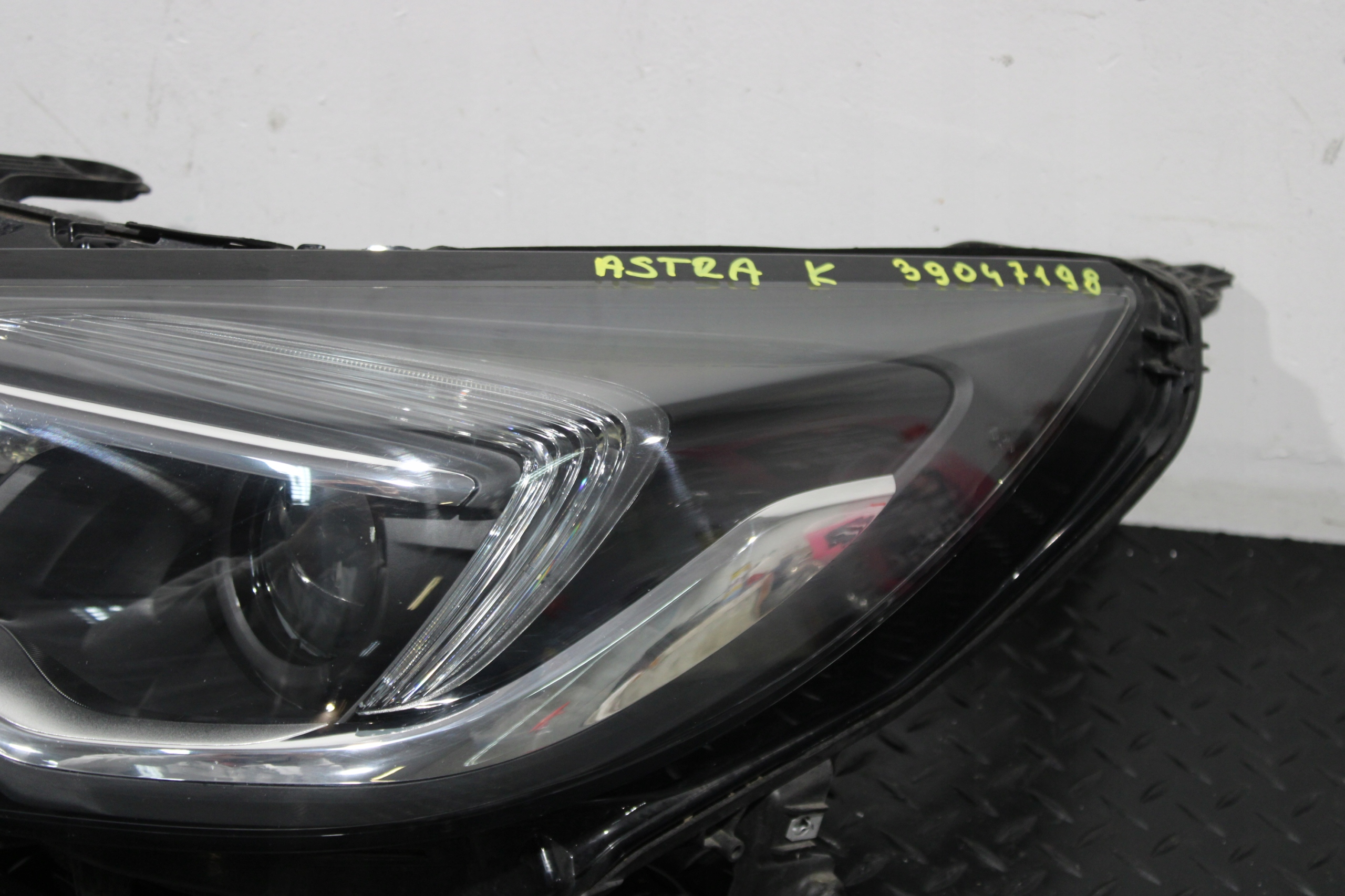 light left front left front OPEL ASTRA K V 5 KOMBI 39047198