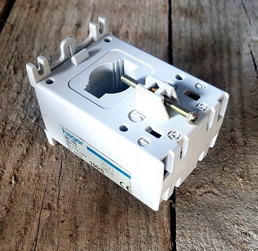 HAGER 150/5A PRZEKŁADNIK PRĄDOWY CT SR150 568150