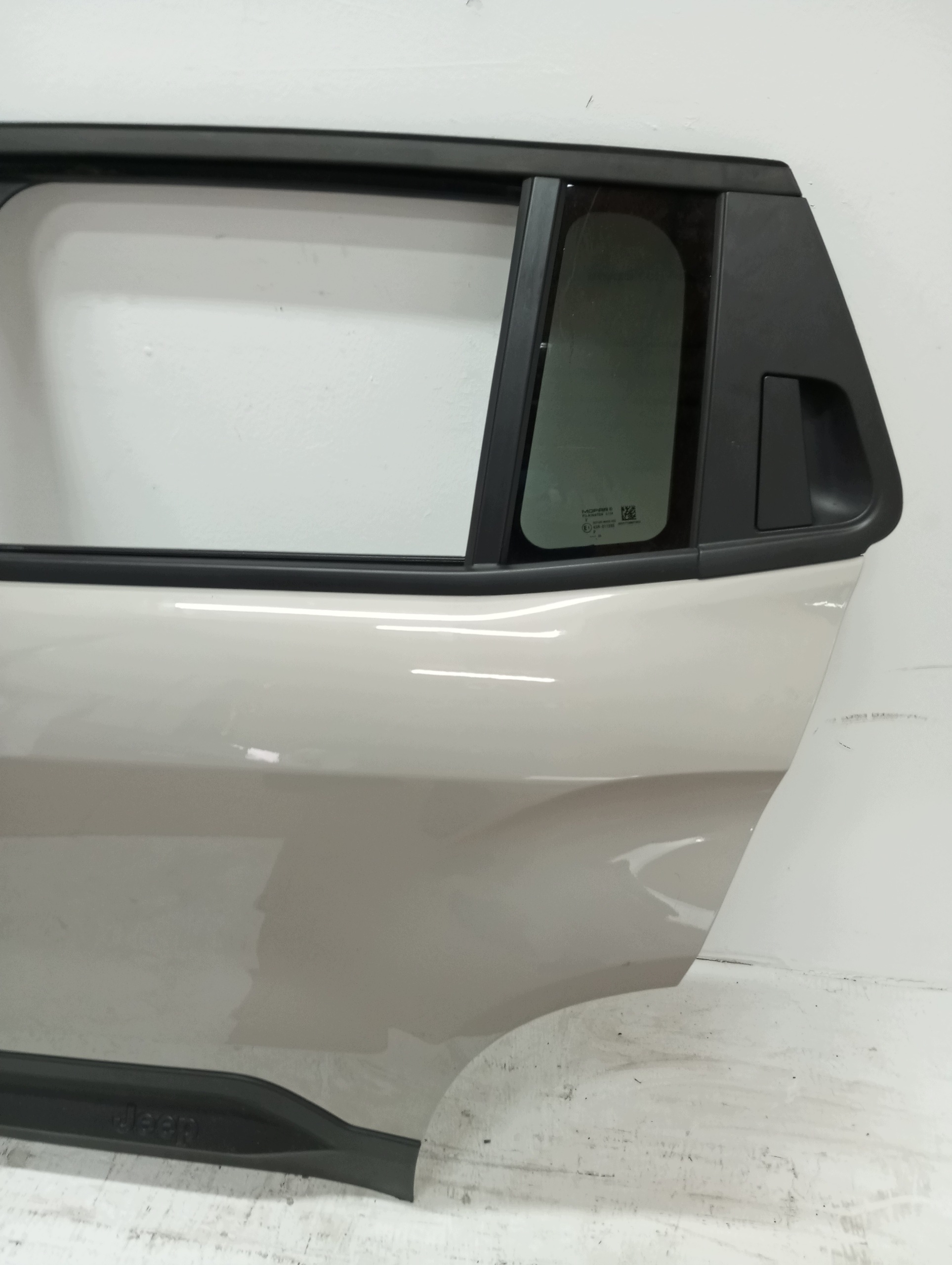 door left rear. JEEP AVENGER 25R