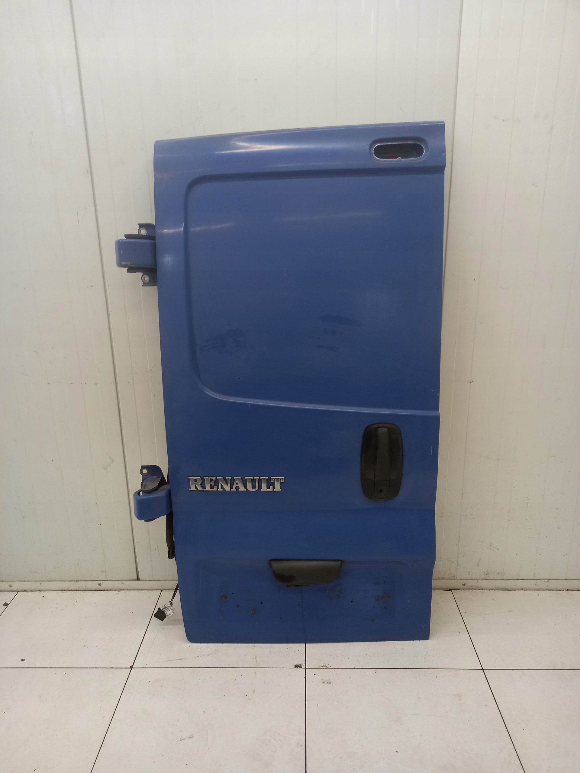 door SKRZYDELKOWE left rear. RENAULT TRAFIC 2