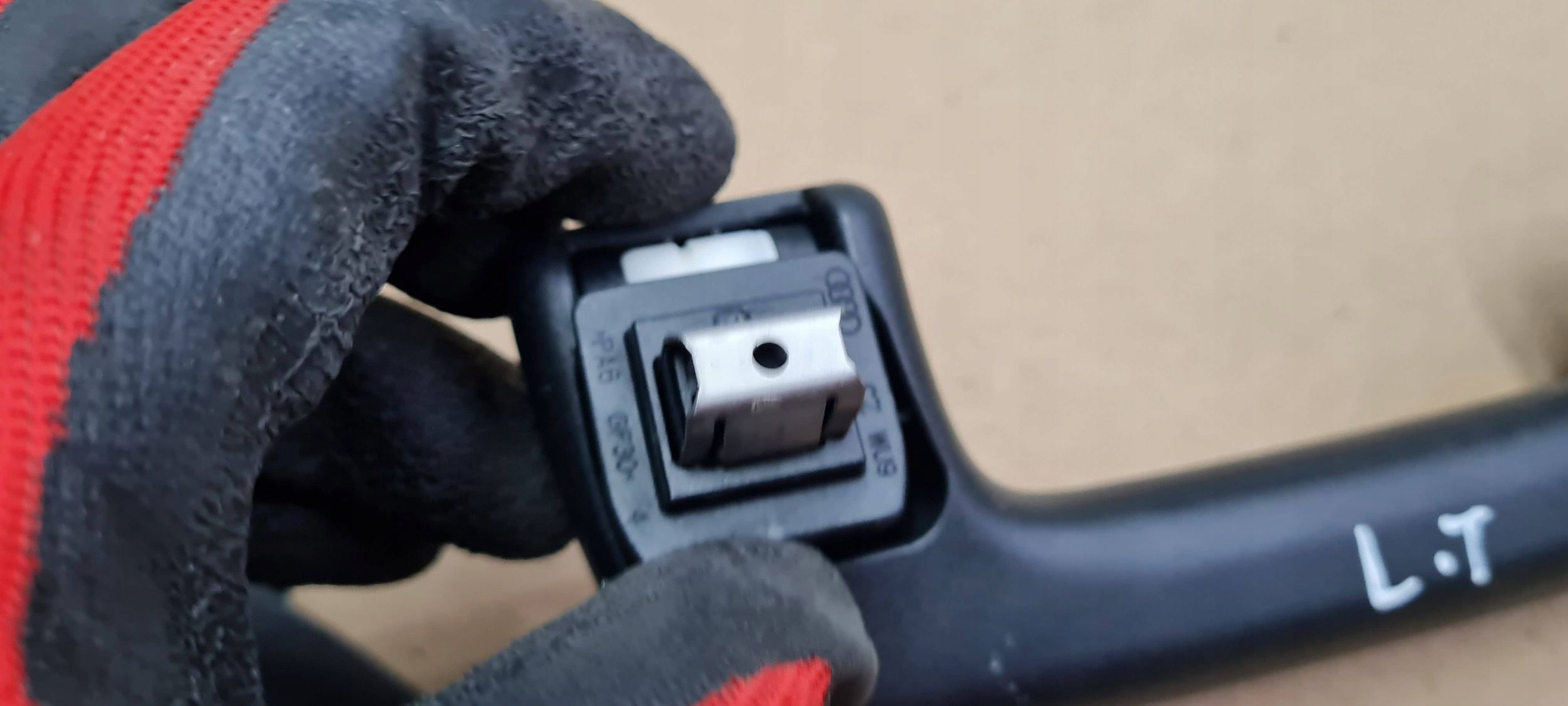 A6 C8 4K handle bracket of the roof left rear part rear SLINE A7 4K