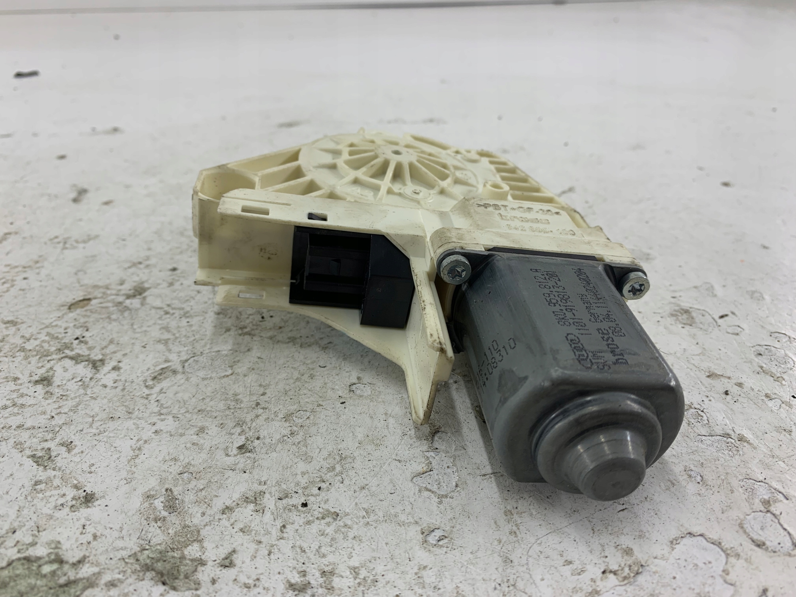 AUDI A4 B8 mini motor windows right rear part 8K0959812A