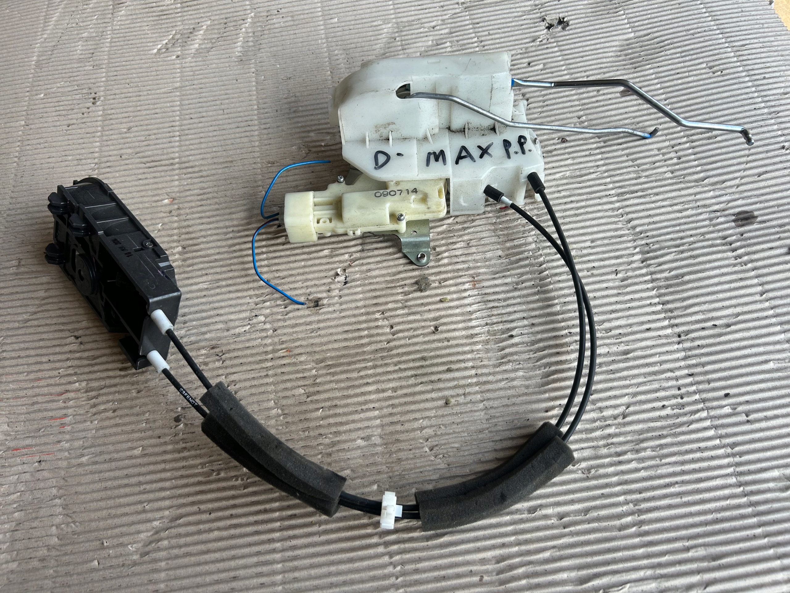 ISUZU D-MAX II lock door right front EUROPA