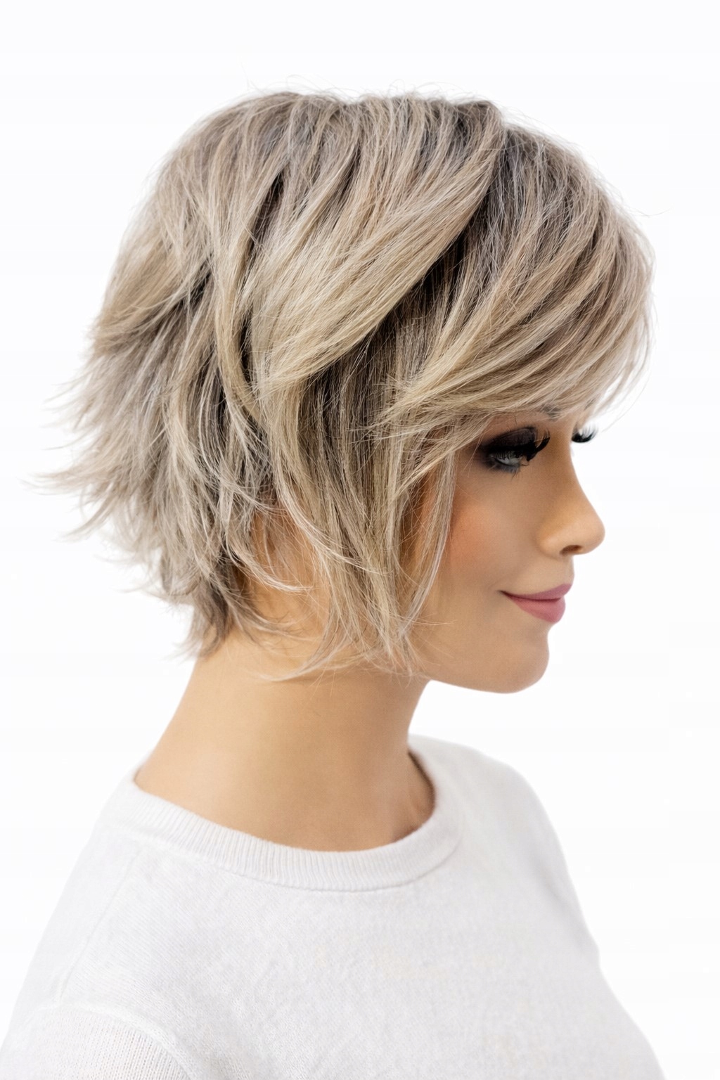 Dámská paruka Taylor popelavý mix, krátká, stínovaná Nessaja wigs shop