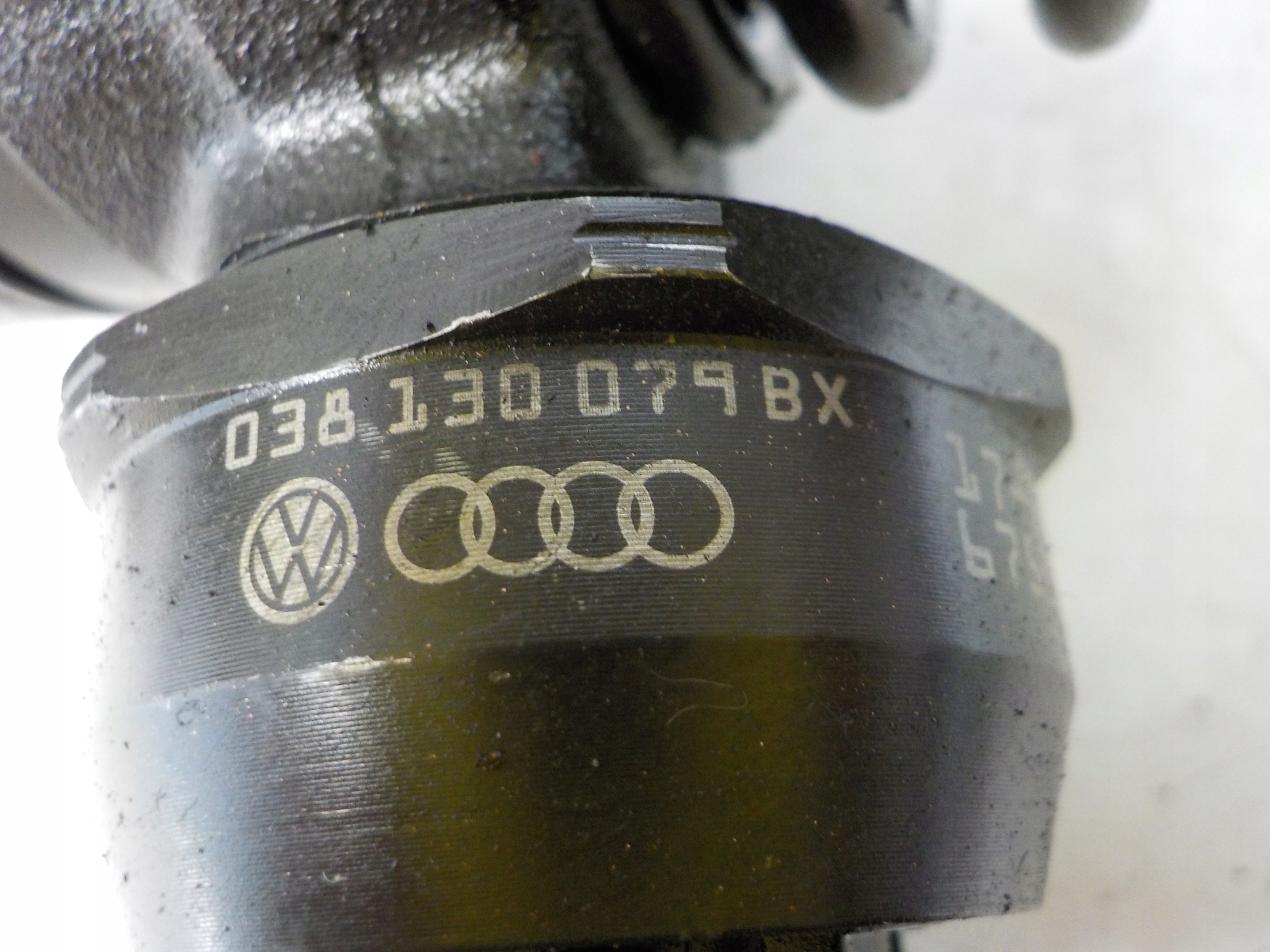 VOLKSWAGEN GOLF IV pumpedüse 038130079BX