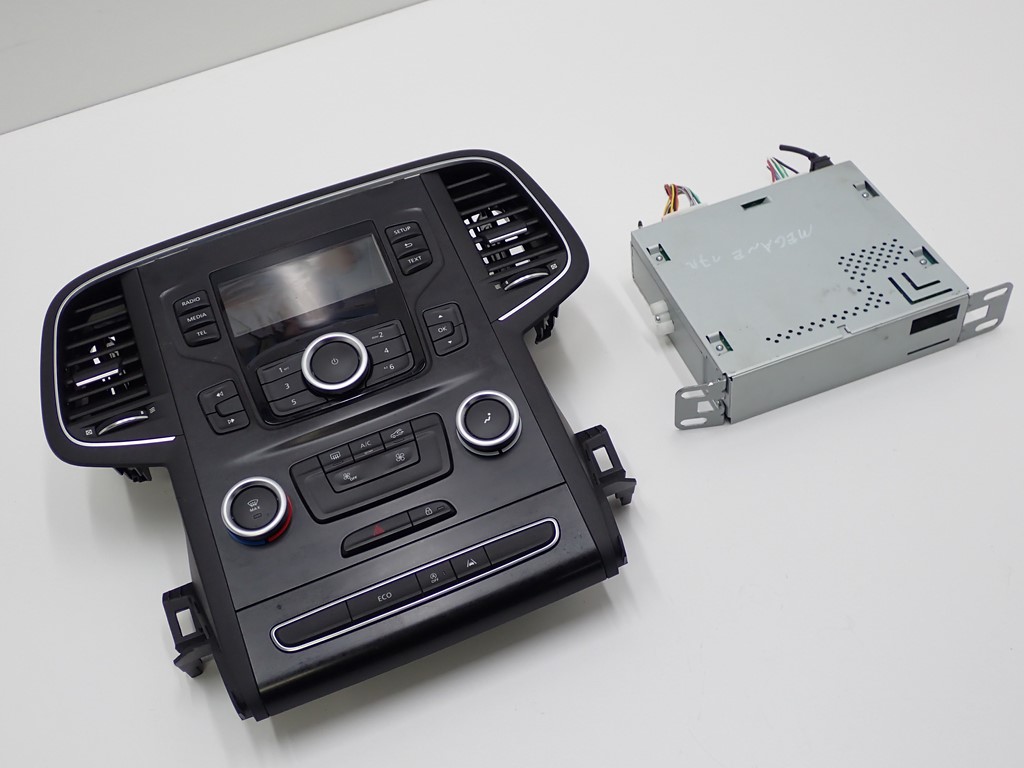 RADIO FABRYCZNE ORYGINAL RENAULT MEGANE IV 17R