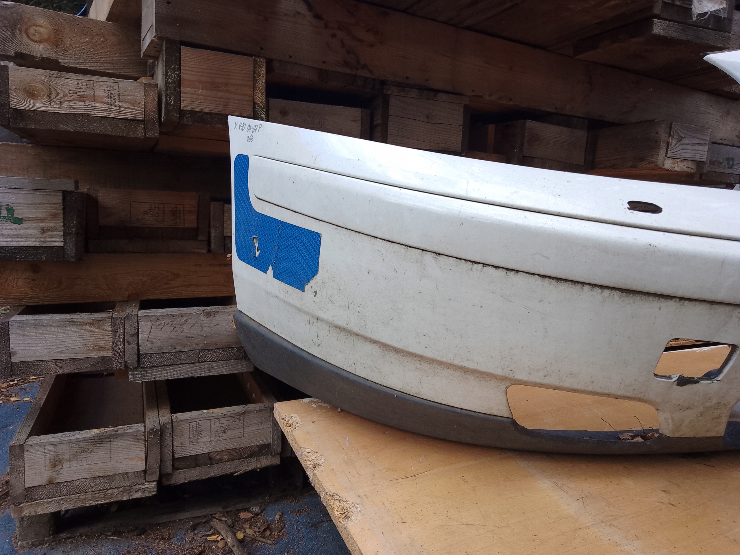 nárazník předek Volvo V70 xenon