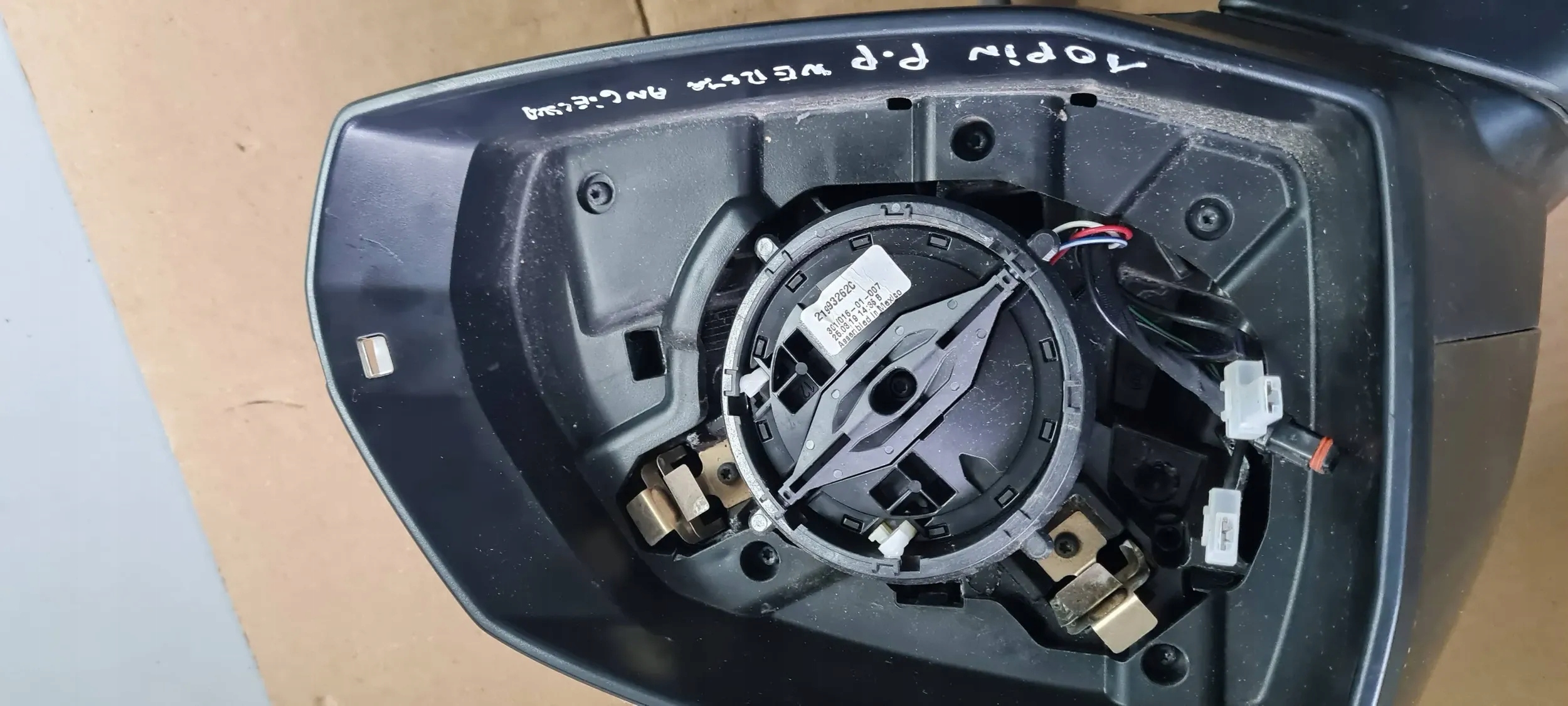 Q5 80A mirror right right front SKLADANE LZ7S ANGLIK