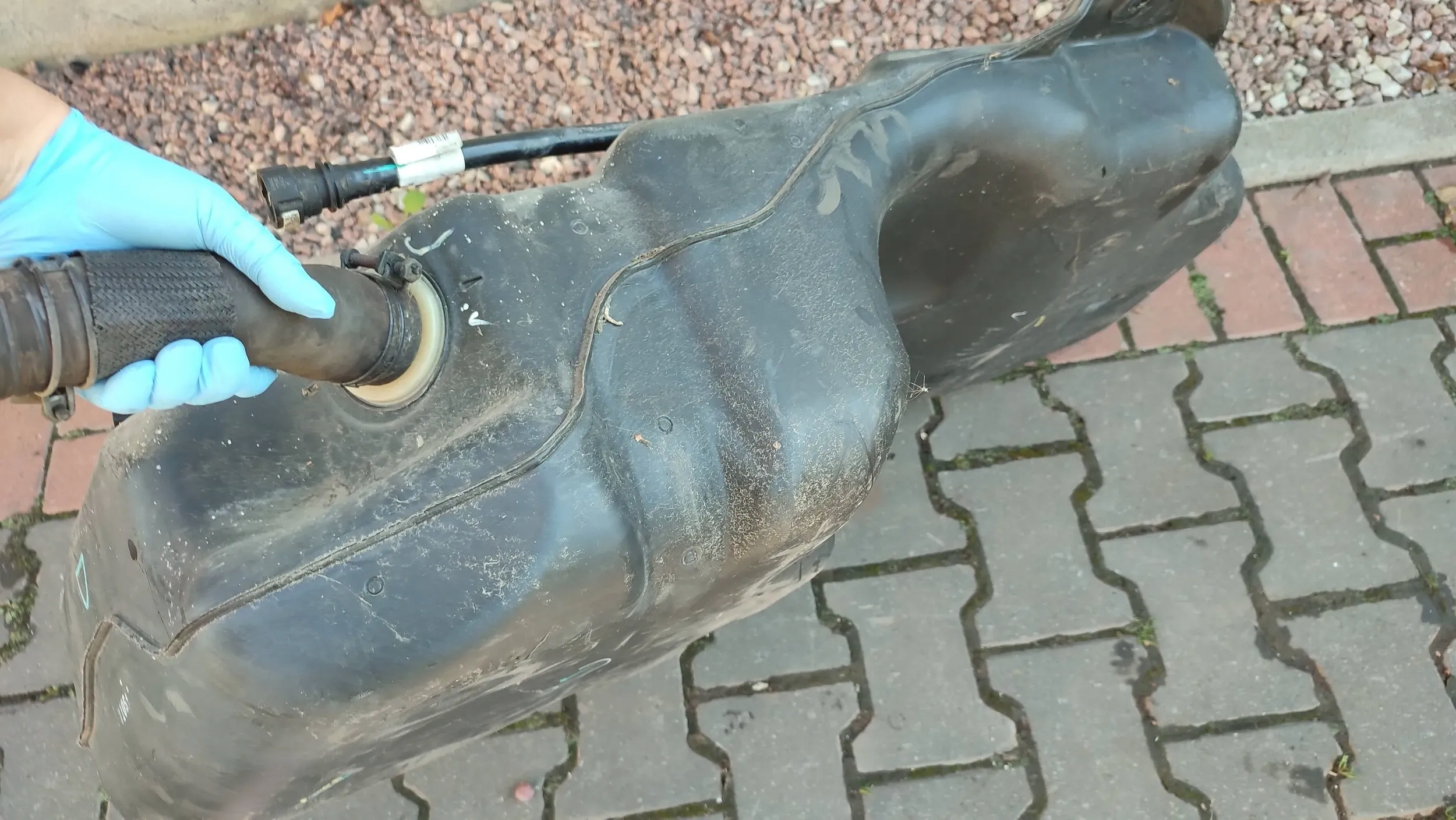 SsangYong Tivoli 2016 fuel tank