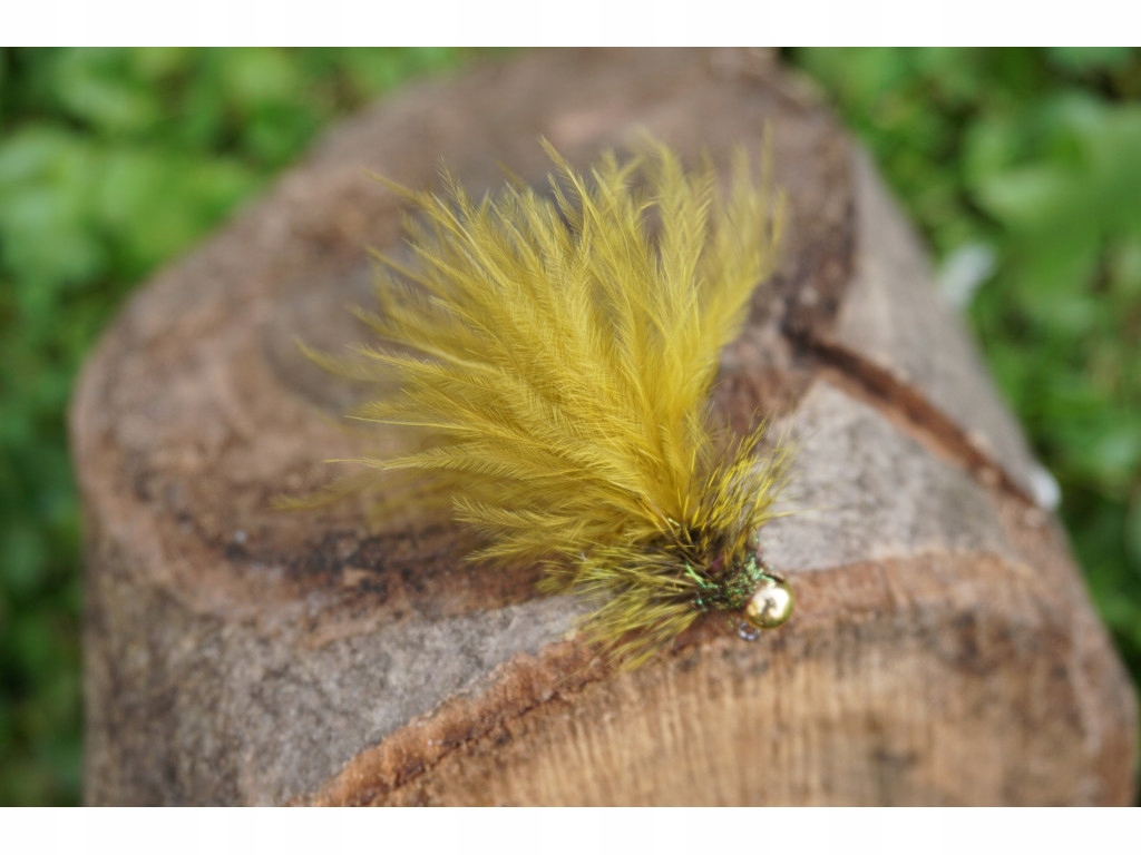 PRZYNĘTA NA PSTRĄGA KLENIA Jig Pierzak 5 cm ok. 2 g Żółty + czerń