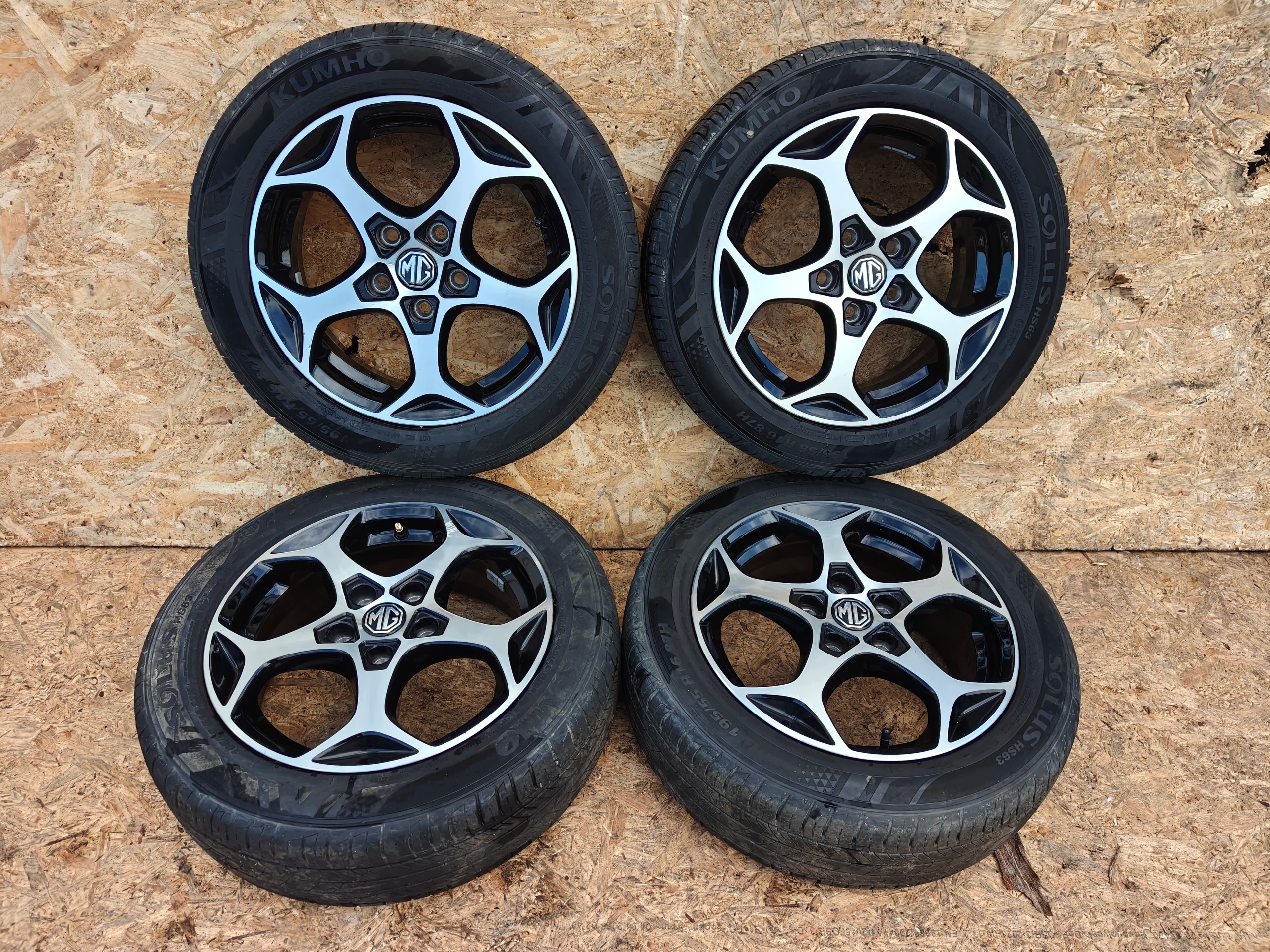 kola disky MG ZS KUMHO SOLUS HS63 195 55 16 7Jx16 ET40 11136372 2024 rok