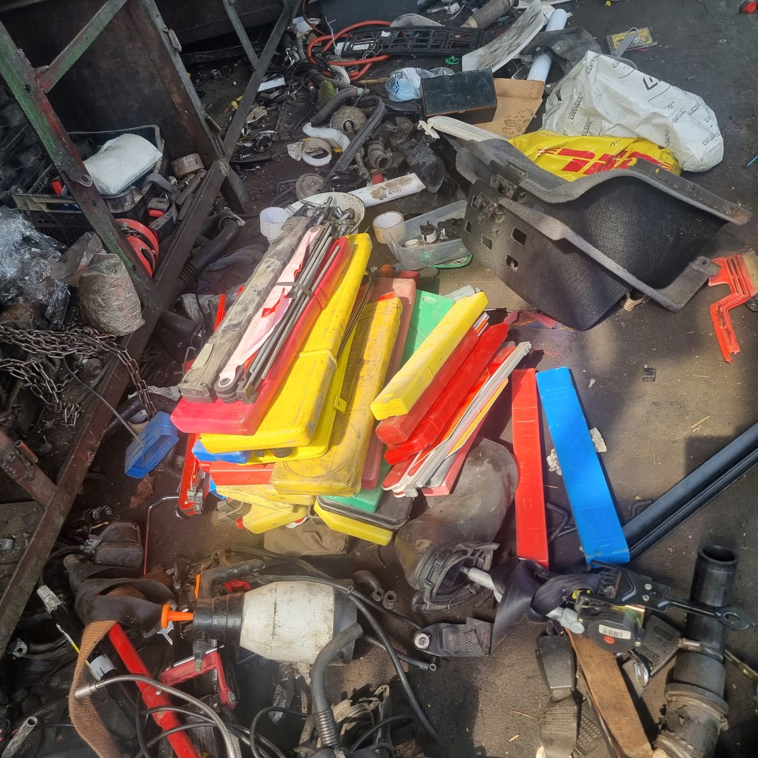 TRÓJKĄT SAMOCHODOWY OSTRZEGAWCZY + ETUI Producent inny