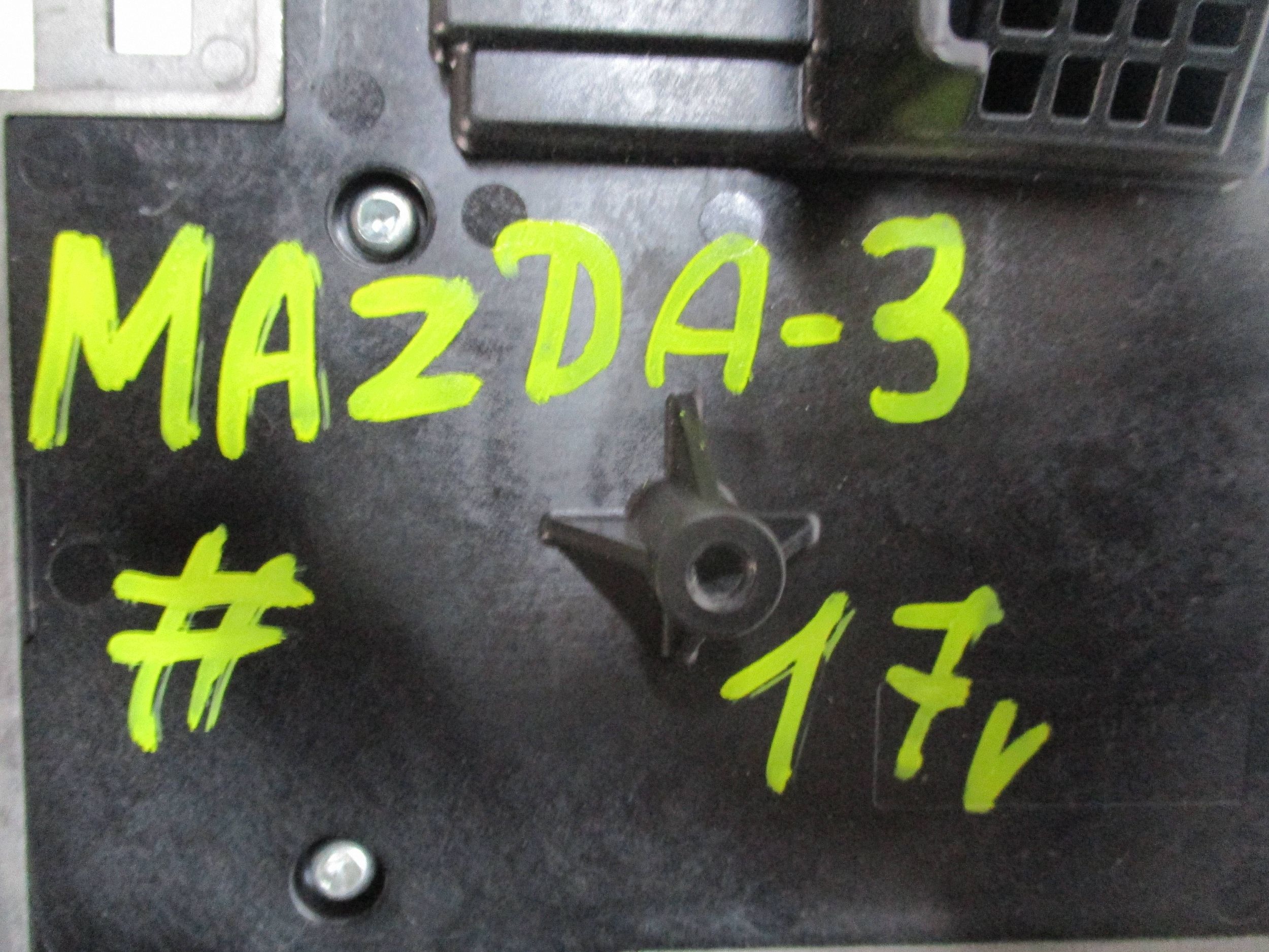 electrical control MAZDA 3 III BM SKE133 17R