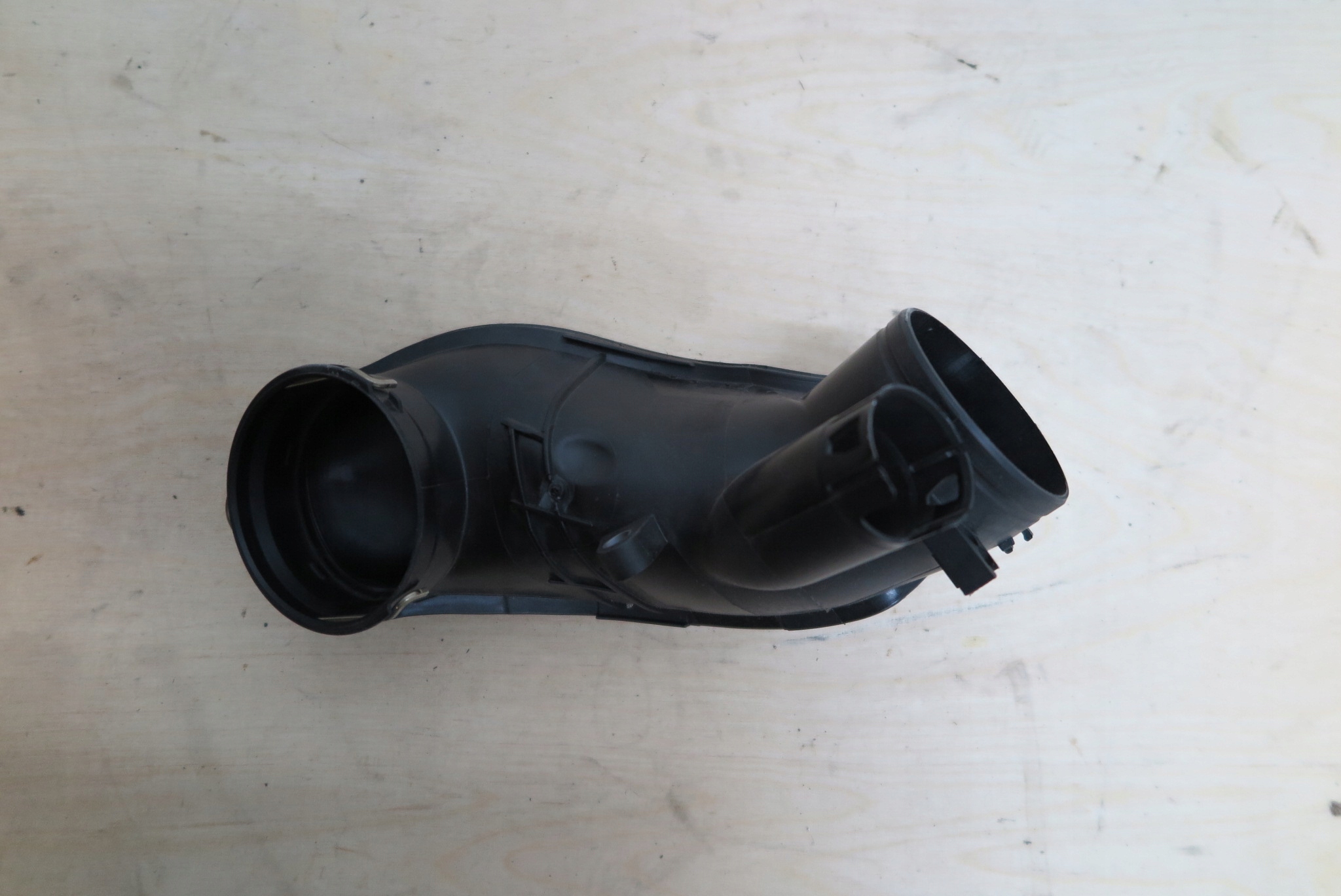 PRZEWÓD RURA POWIETRZA BMW F01 F10 7807493