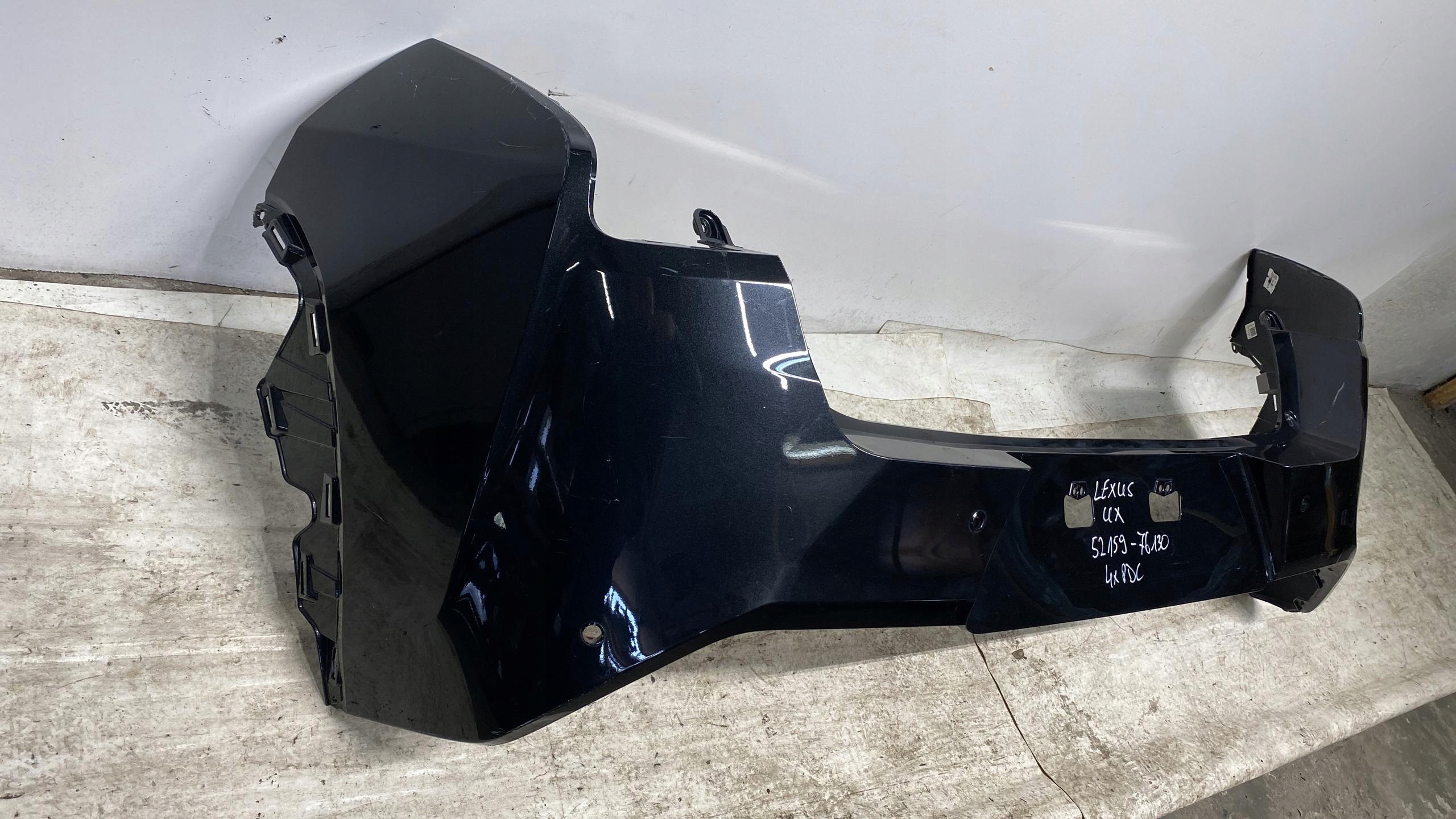 LEXUS UX bumper rear part rear PDC 18