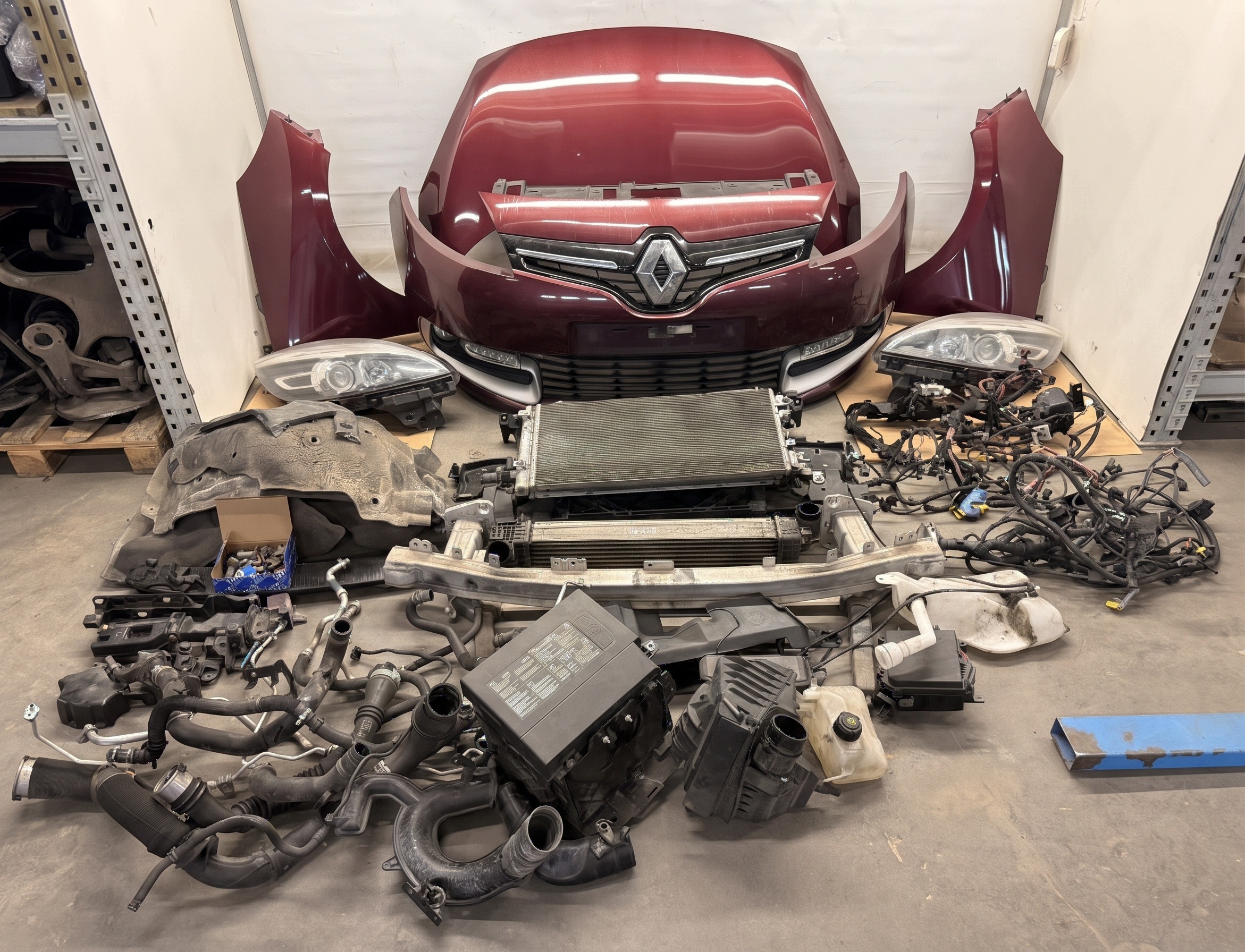 Renault Scenic III 1.6 dCi front complete bumper bonnet lights tension belt TED69