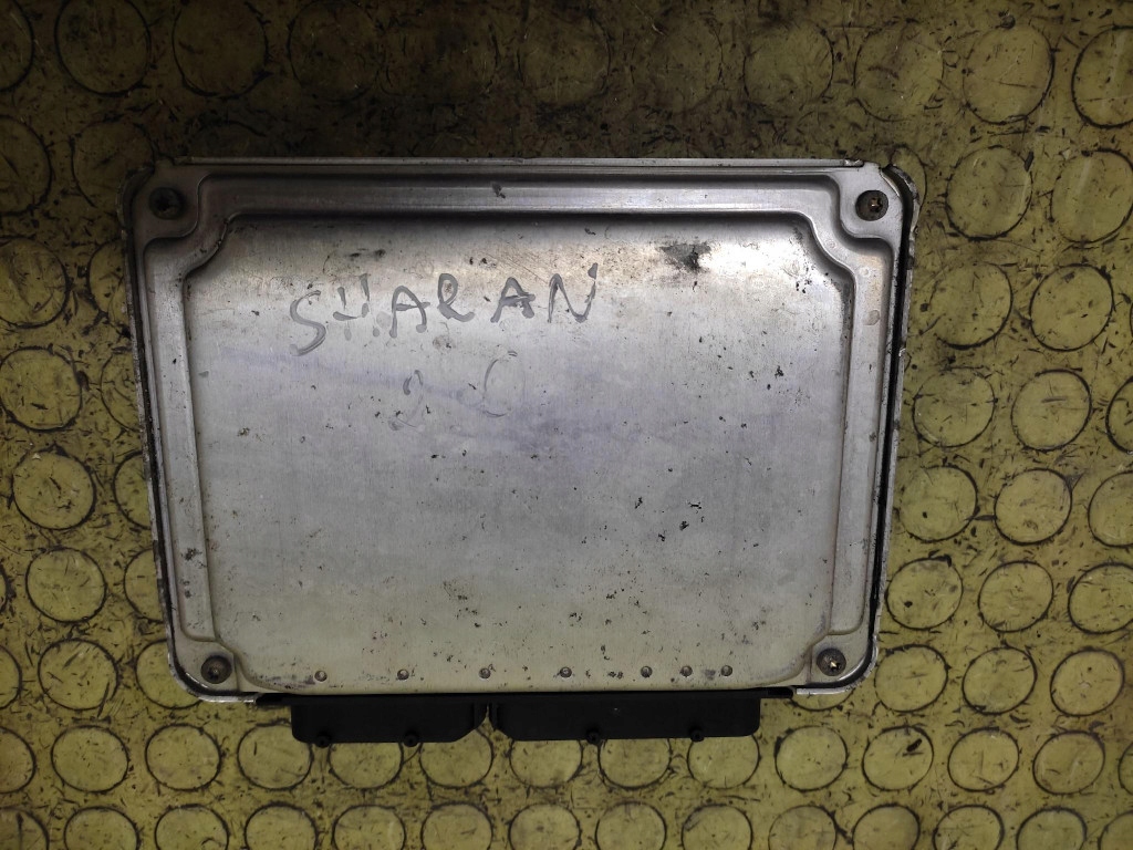 VW SHARAN 2.0 control unit of the engine 0261207352
