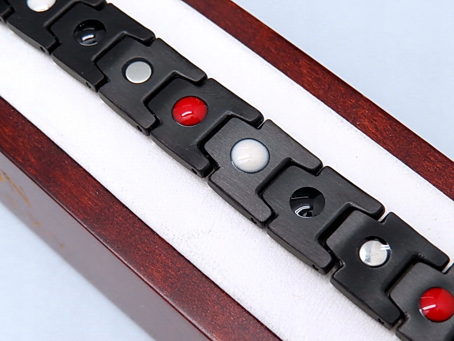 CZARNA ZDROWOTNA BRANSOLETKA MĘSKA MAGNETYCZNA MOC BOSTON JEWELLERY Kolor dominujący czarny