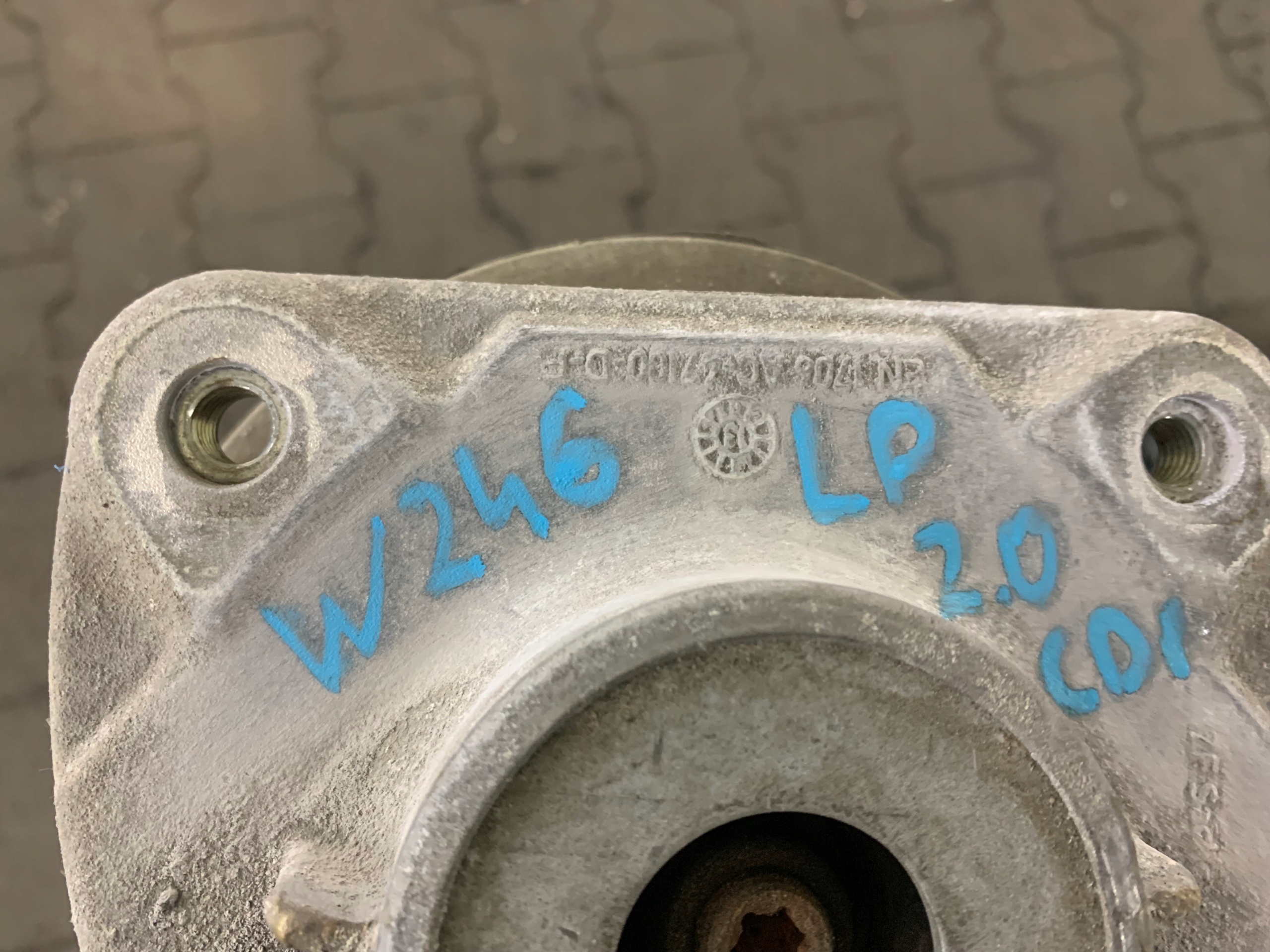 McPherson swing left front MERCEDES B-KLASA W246 2.0 CDI AUTOMAT 11-18