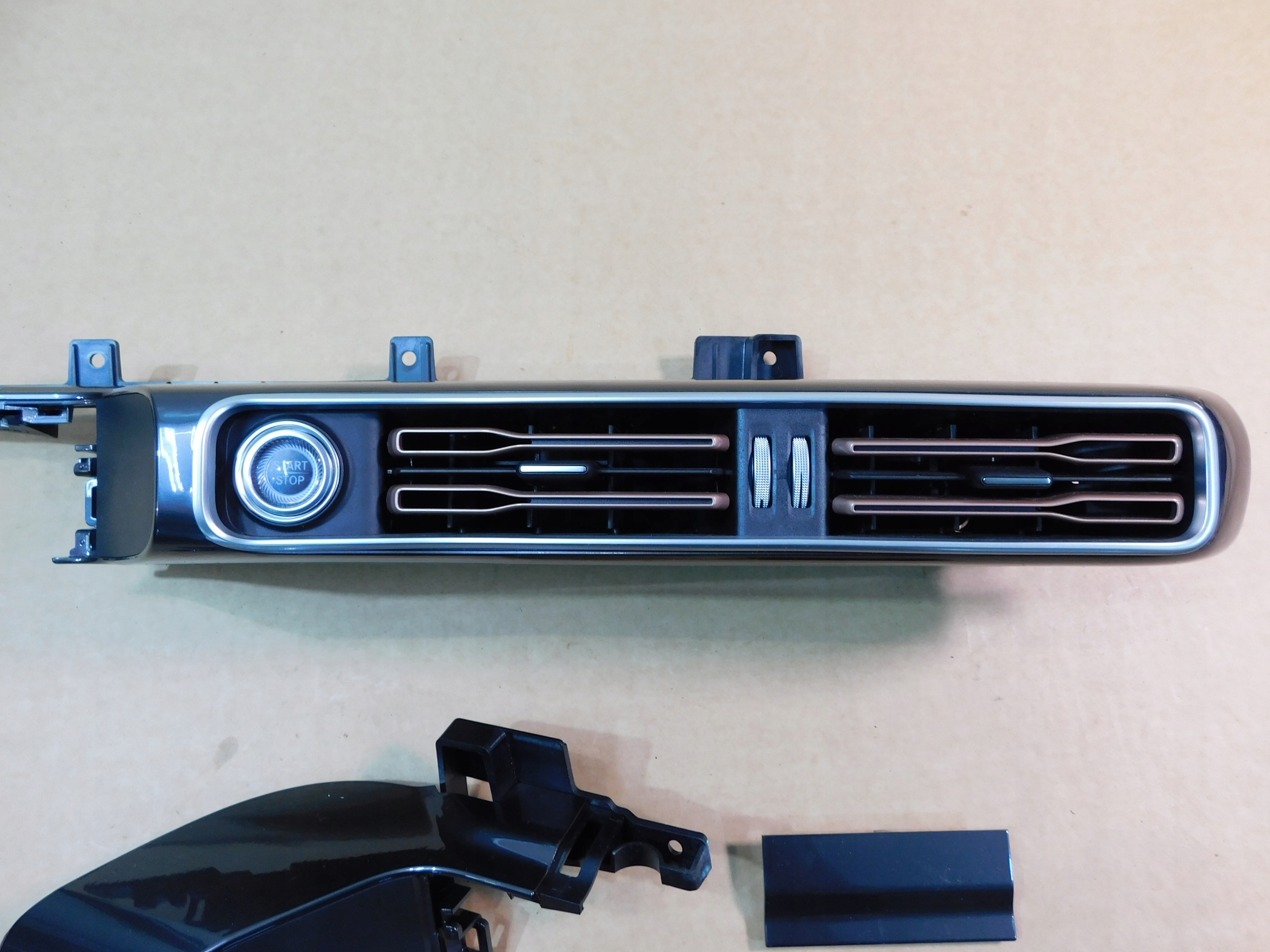 Mercedes EQC N293 tunel central door air conditioning devices start-stop switch