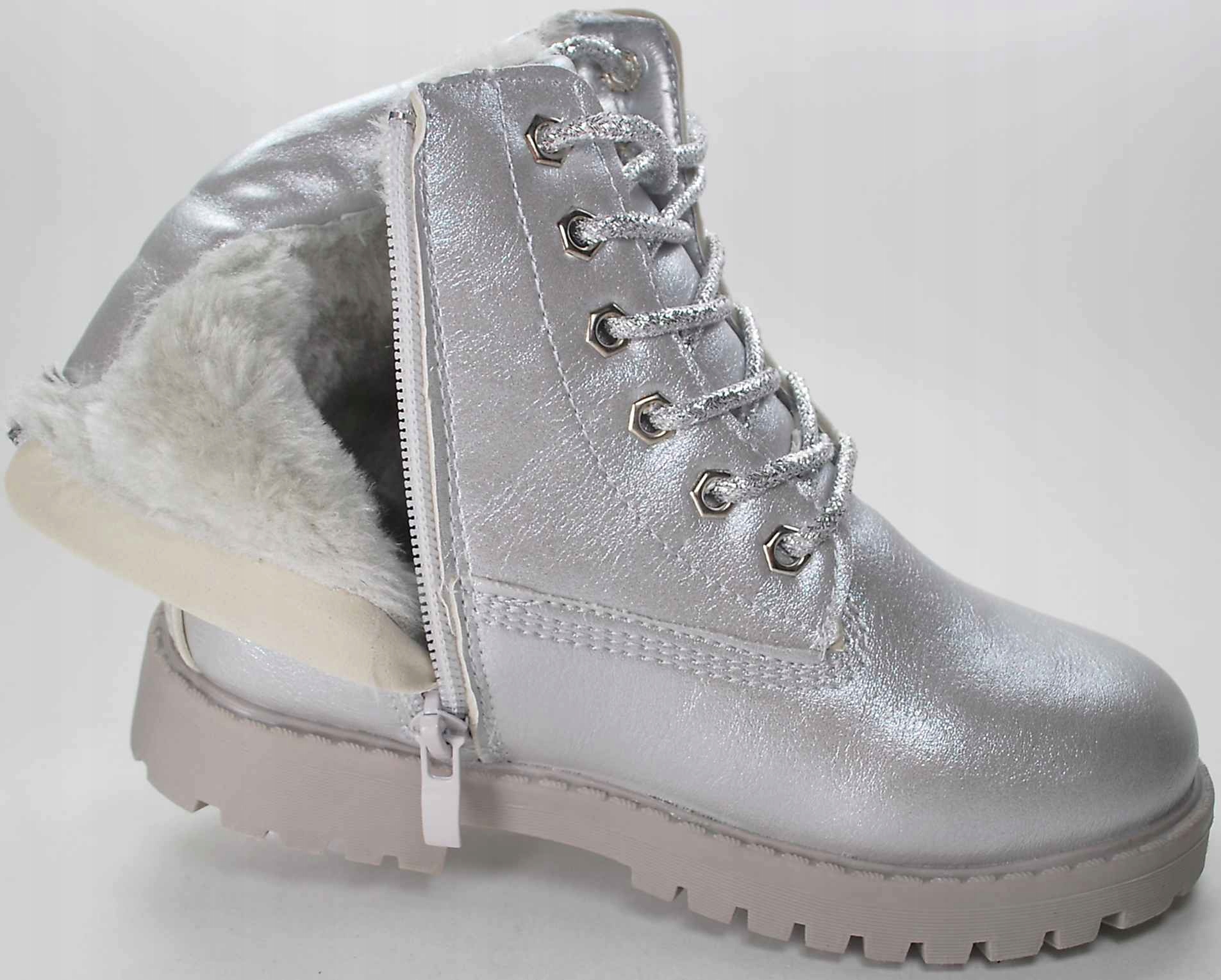 SREBRNE Zimowe TRAPERY KOZAKI futro na suwak r 26 Materiał skóra ekologiczna