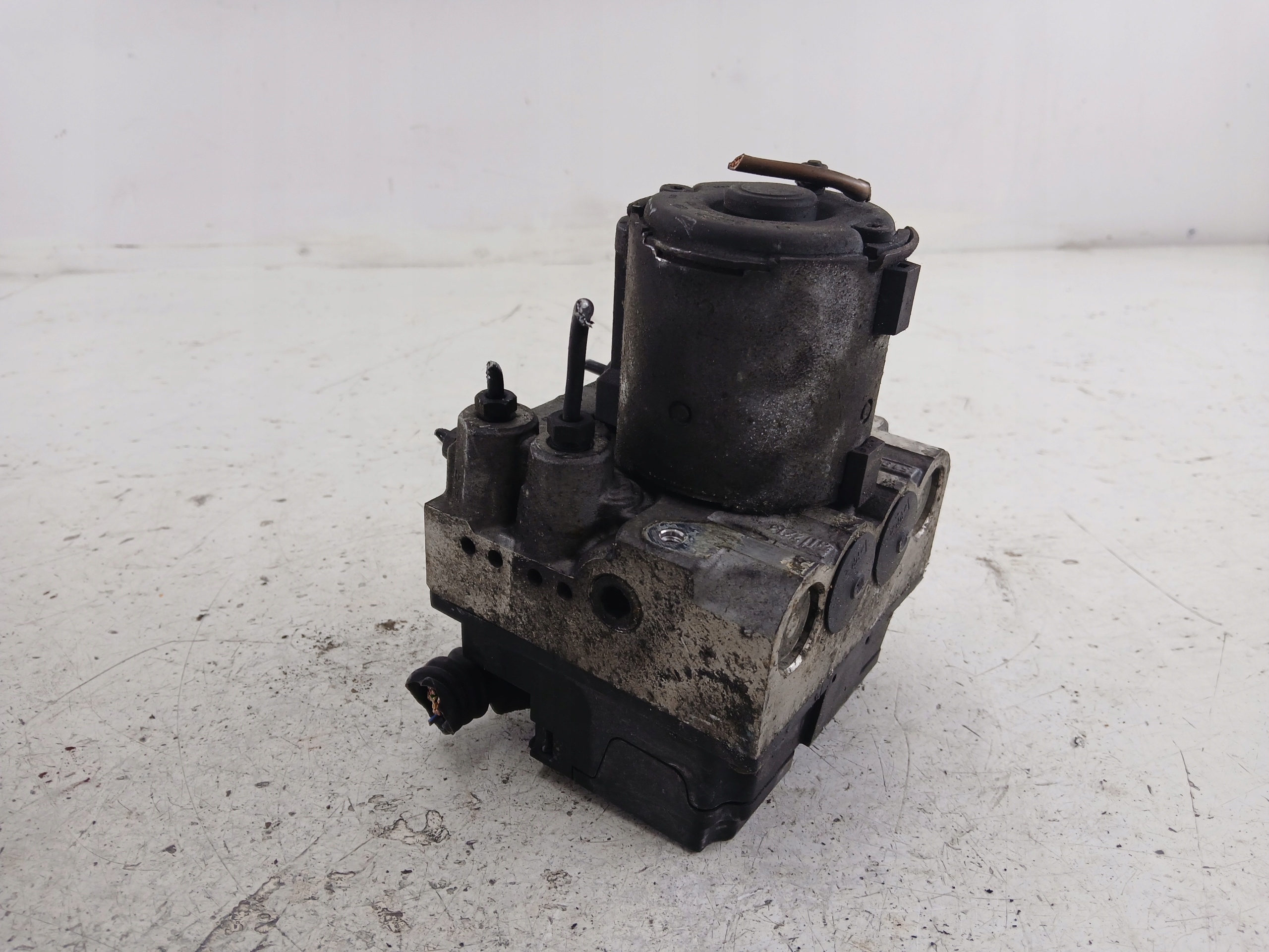 AUDI A4 B5 Servo frein ABS 8D0614111