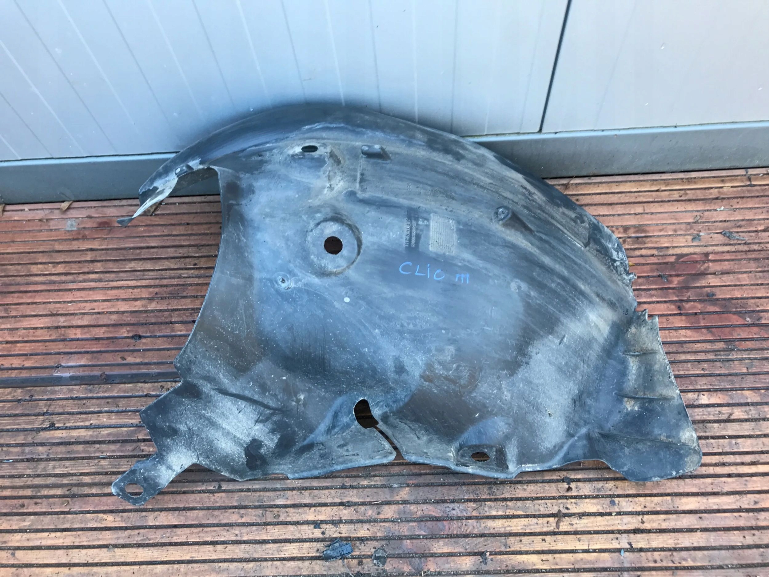 mudguard right front CLIO III 8200289946