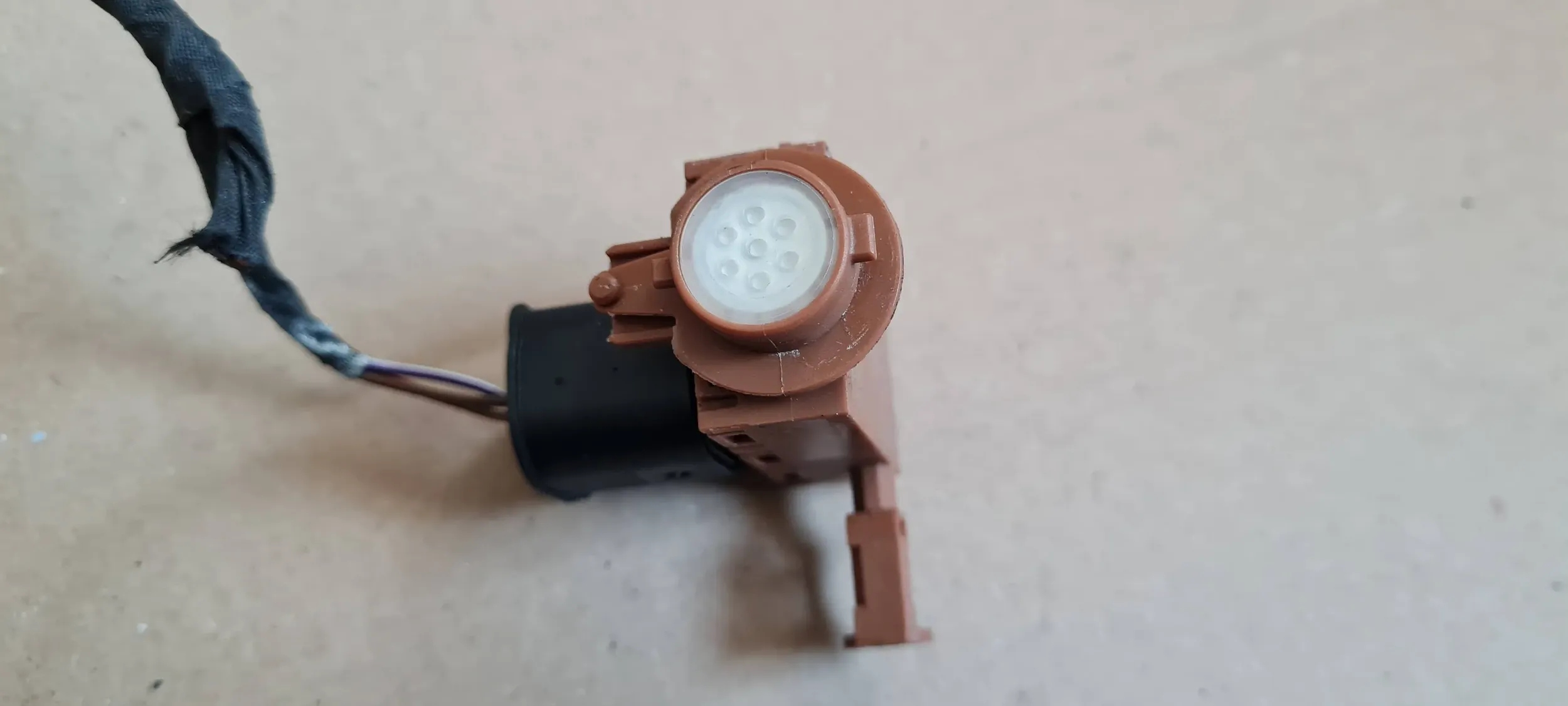 S3 8Y A3 SENSOR JAKOSCI LUFT CONNECTOR CONTACT 4H0907658C A6 C7 4G Q5 A4 B9