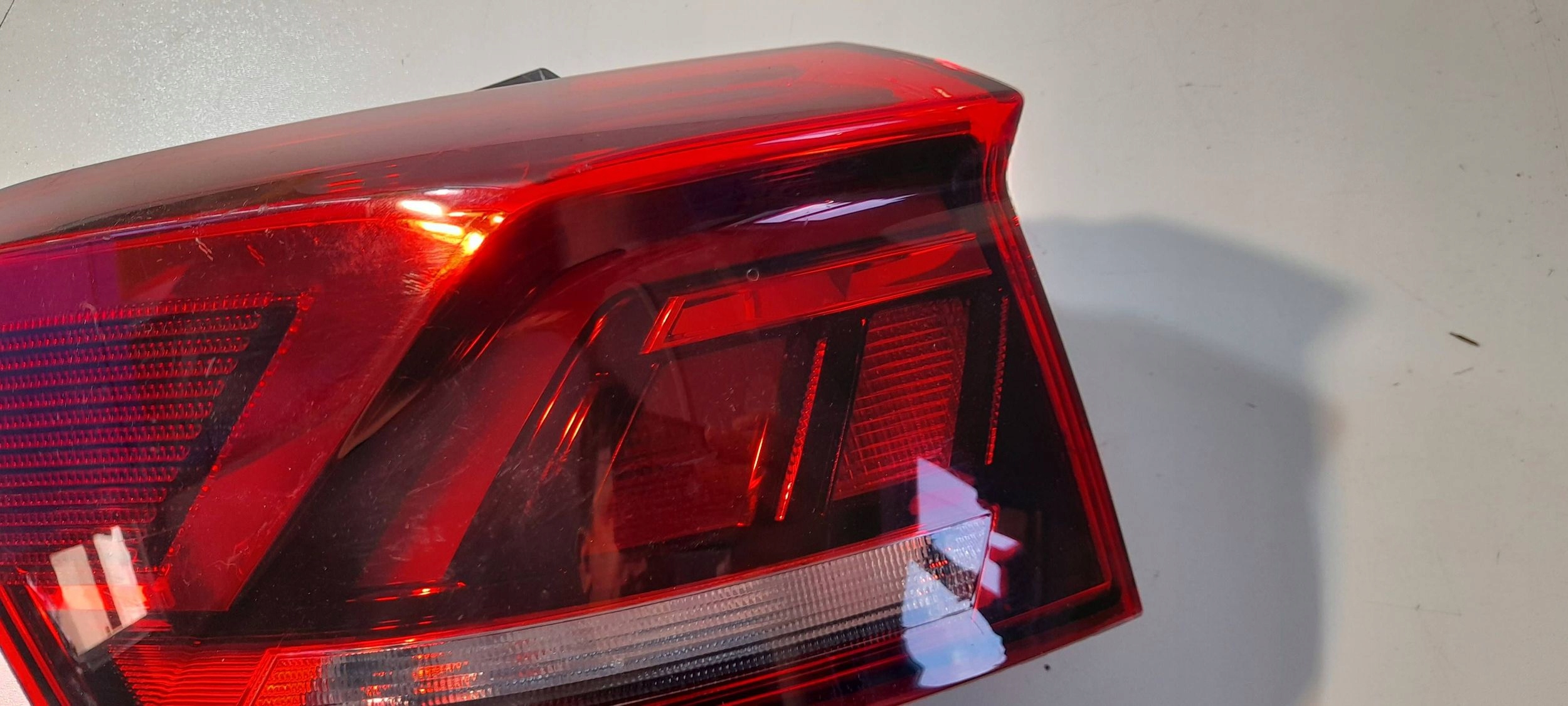 Volkswagen T-Roc light rear left 2GA945095A (R660)