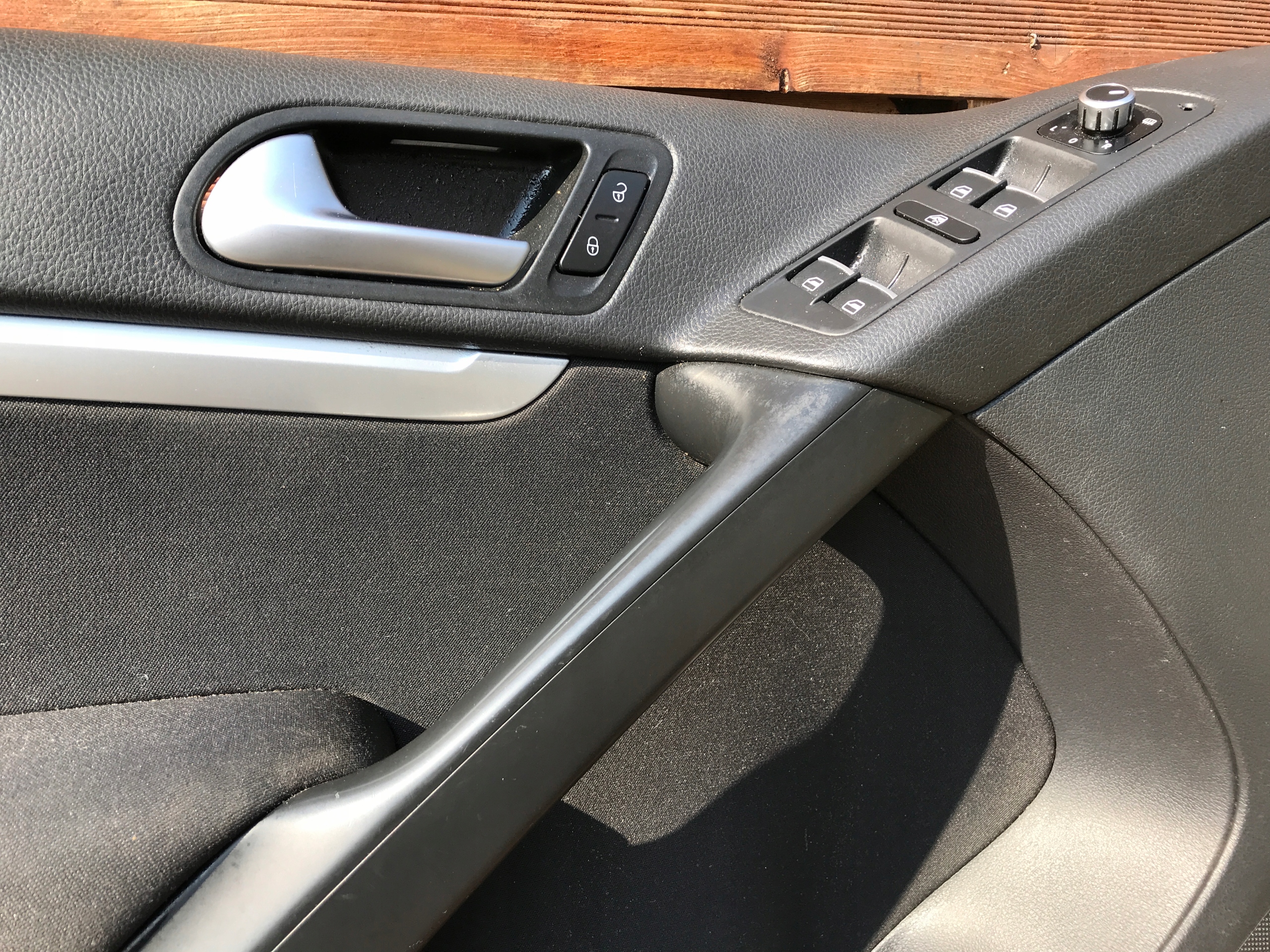 side door left front VW TIGUAN 5N0867011