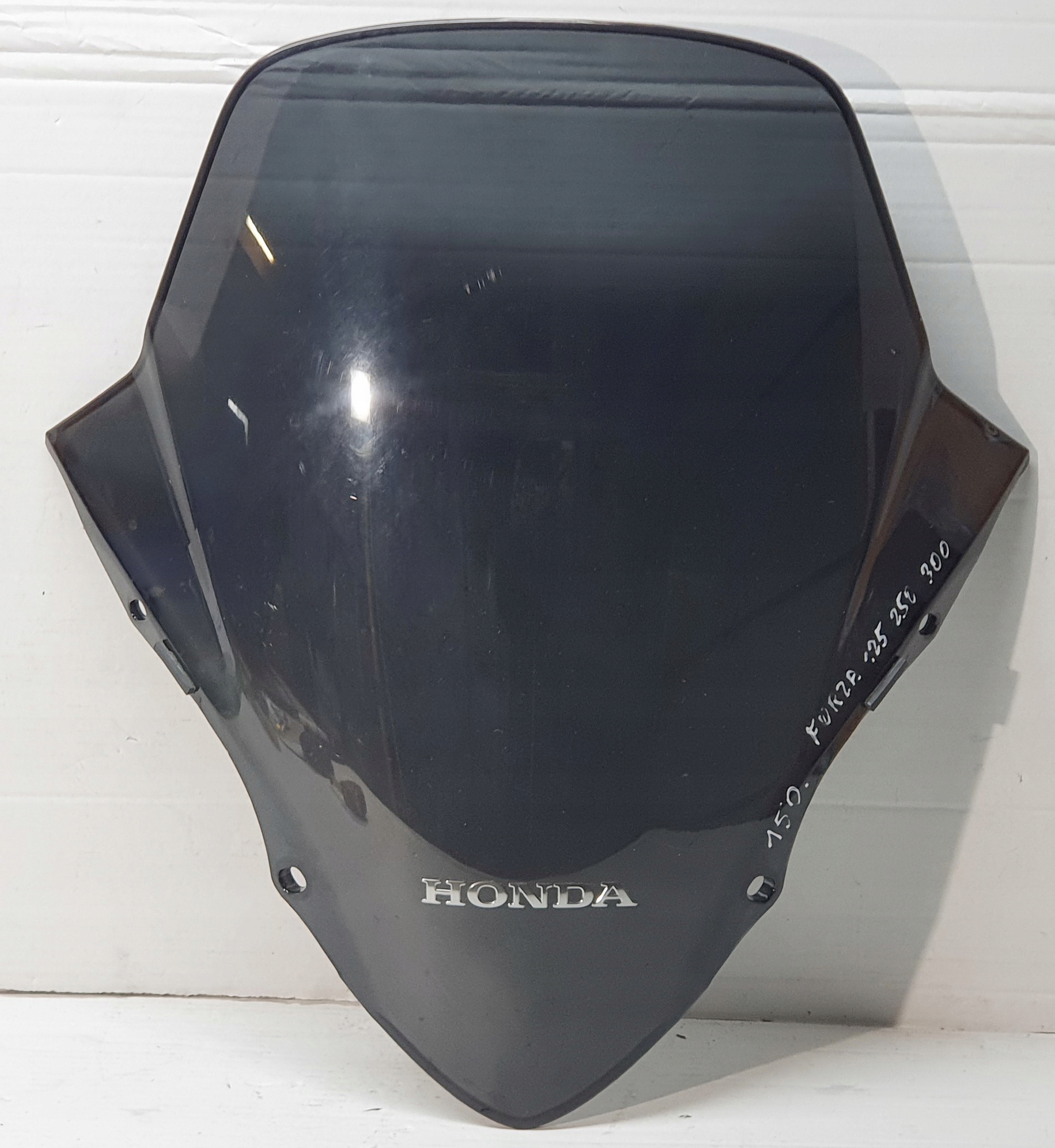 Лобове скло Honda NSS 125 250 300 Forza