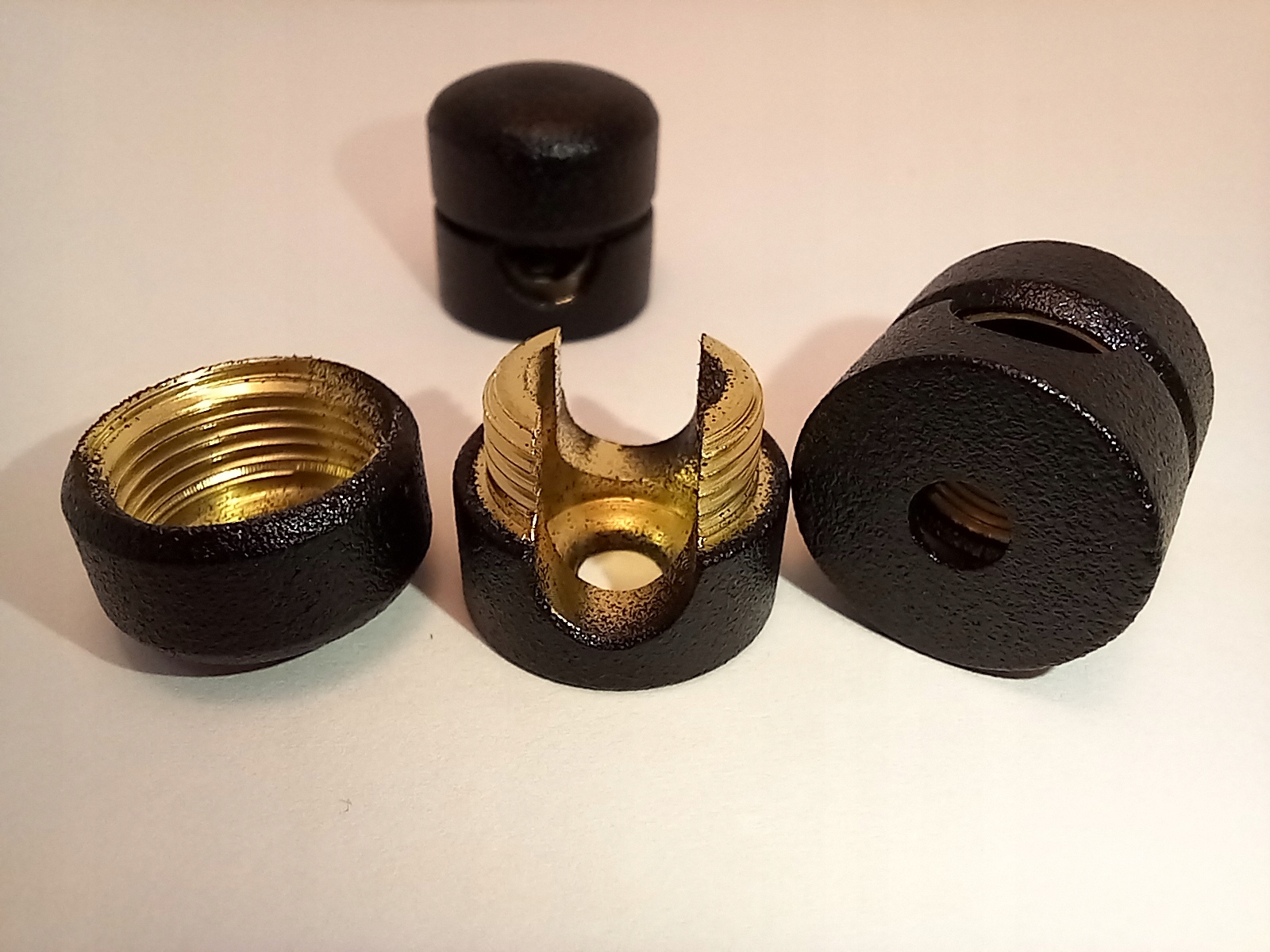 

Mosiężny czarny uchwyt pająk kabla w oplocie Loft