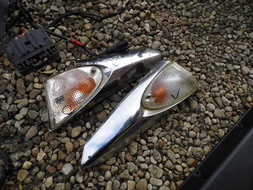 PIAGGIO X-EVO XEVO 125-400 KIERUNKOWSKAZ ORYG. KPL