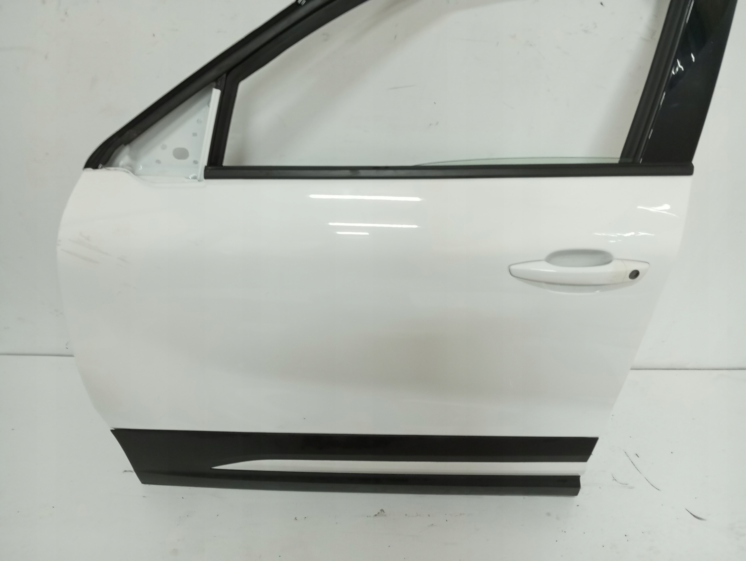 door left front PEUGEOT 2008 II 24R damag.