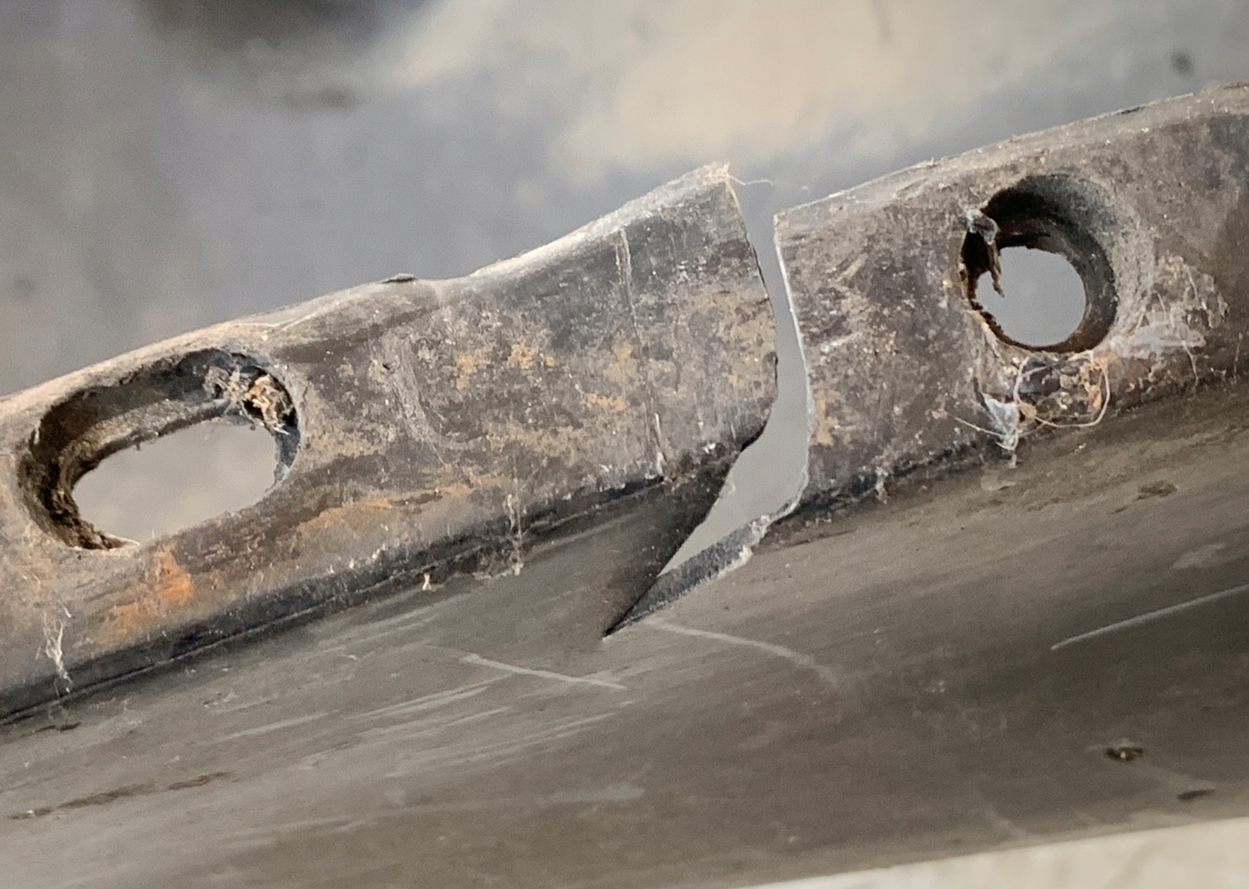 mudguard left front SAAB 9000 92-98 9082769