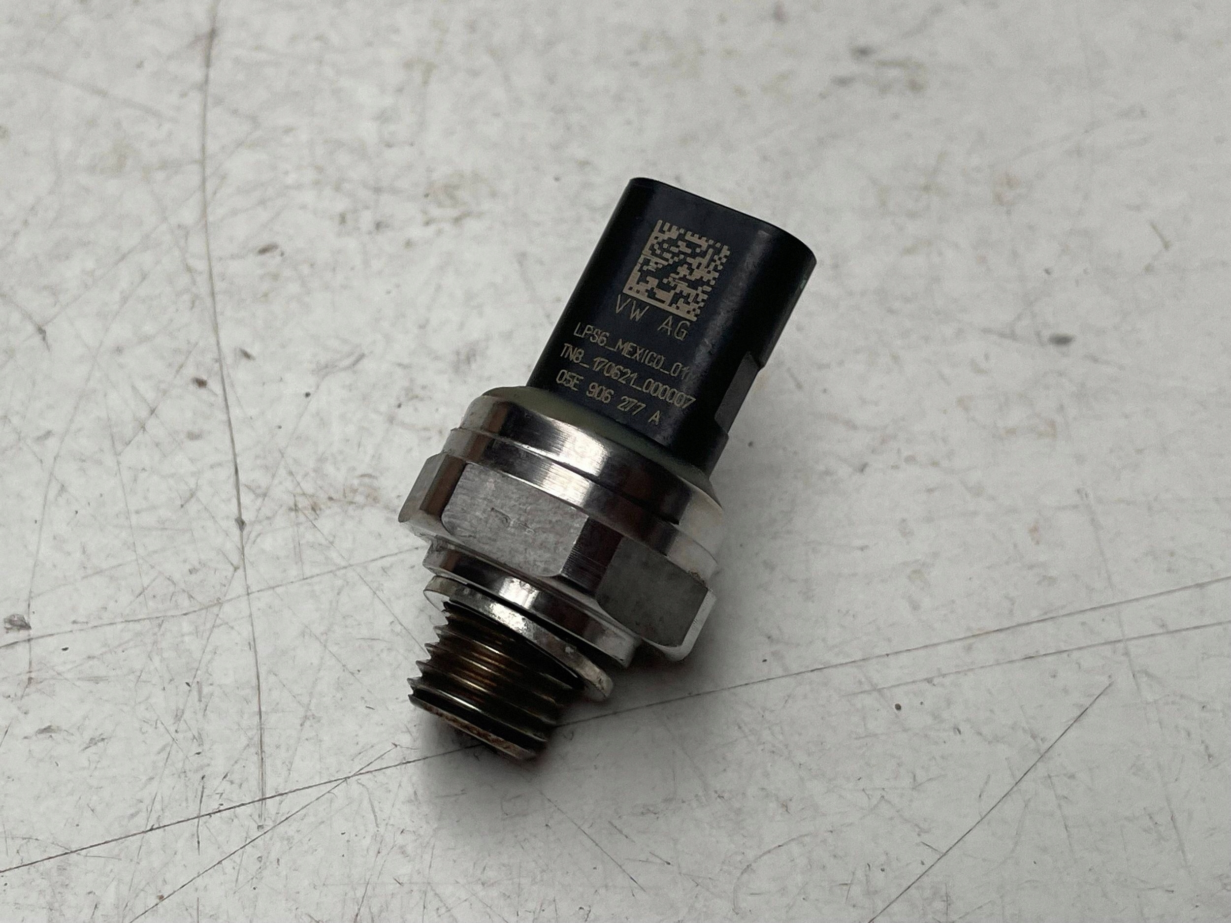 sensore pressione olio Skoda Fabia Mk3 (NJ) 05E906277A !J