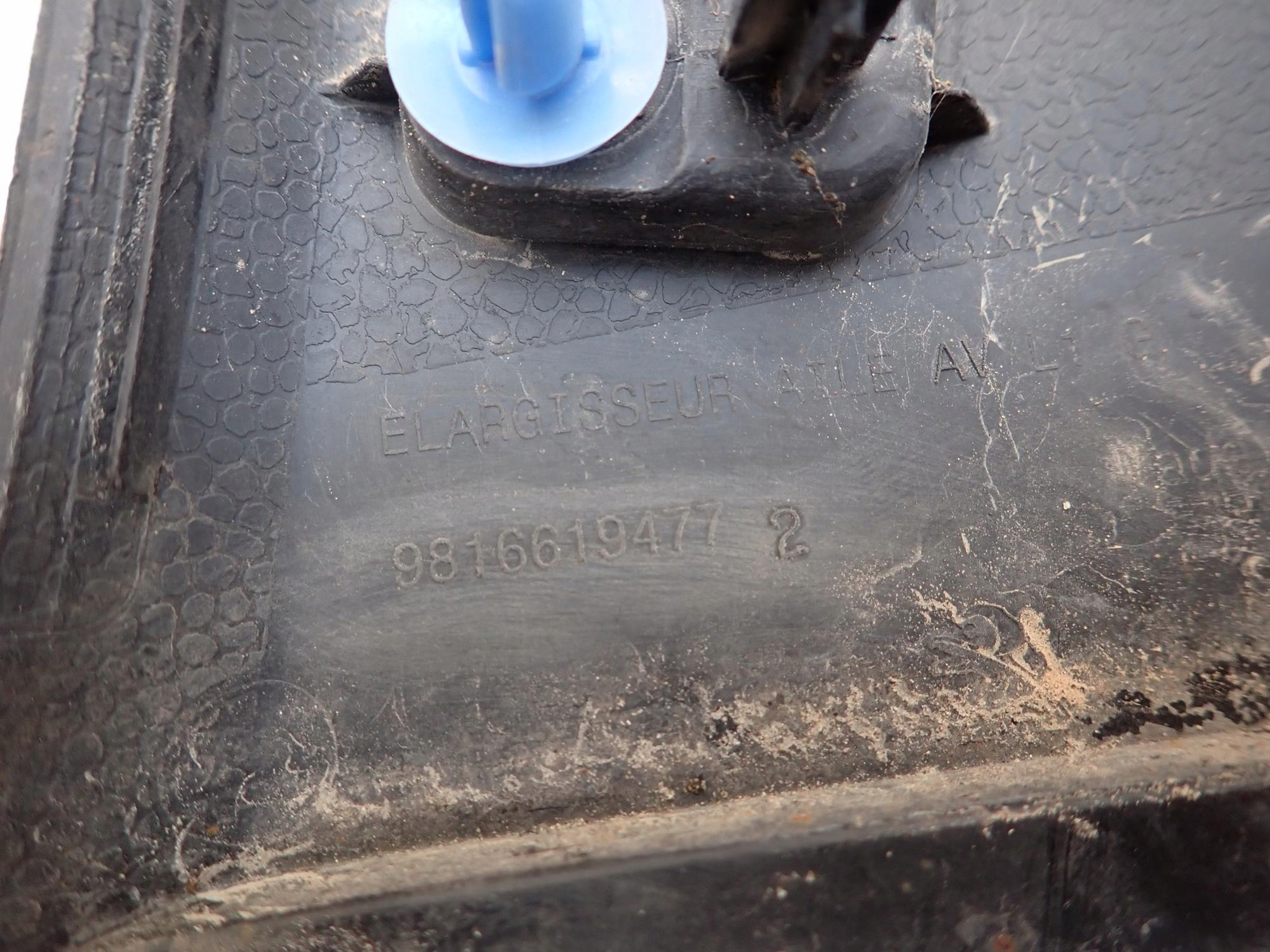 PEUGEOT RIFTER 18-> moulding cap left front
